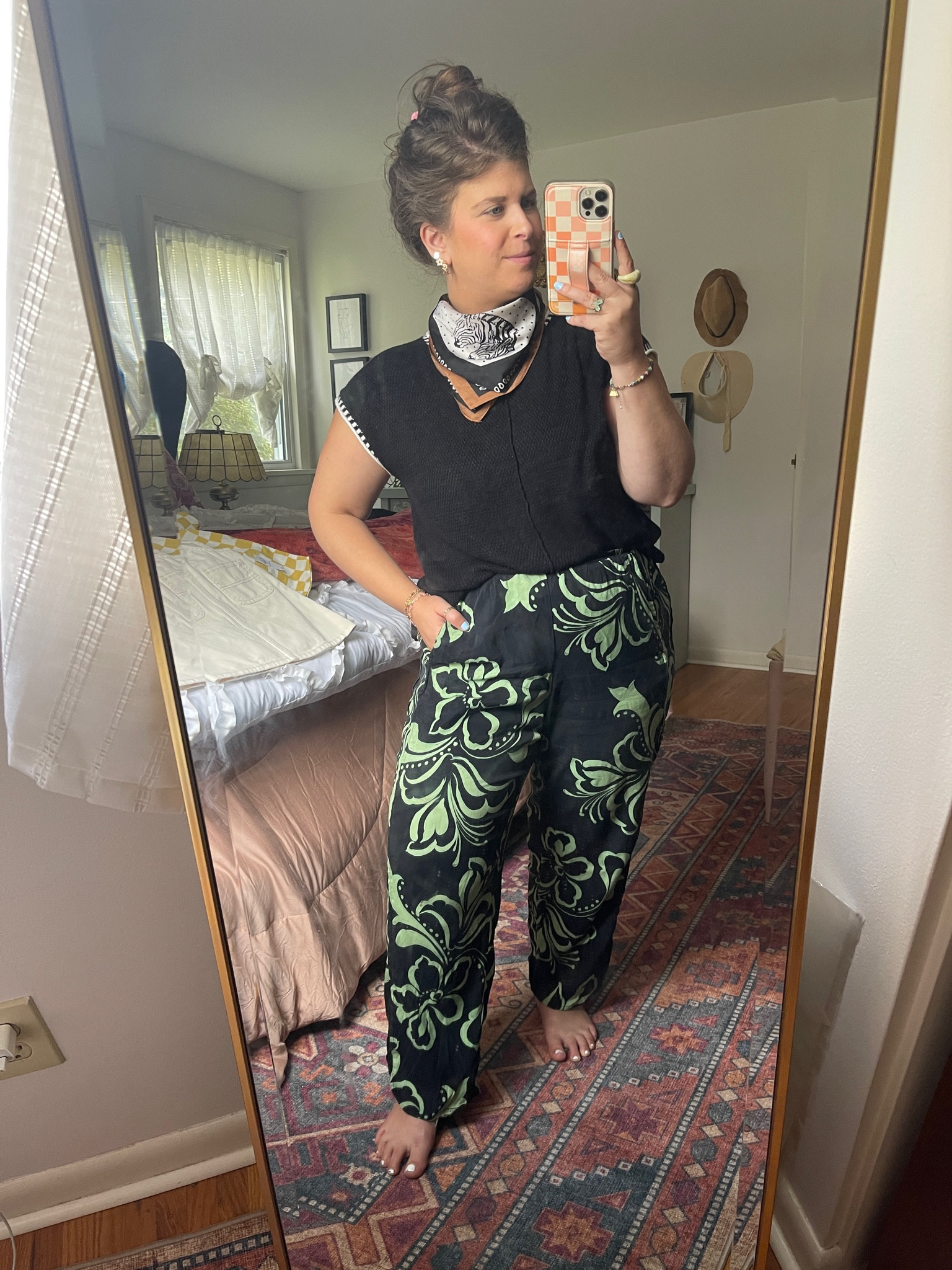 A little fall inspired outfit. These pants are so comfy and easy to wear. This sweater tank has a fun stitching along the sleeves & neck. Everything is TTS



#LTKStyleTip #LTKFindsUnder100 #LTKSeasonal