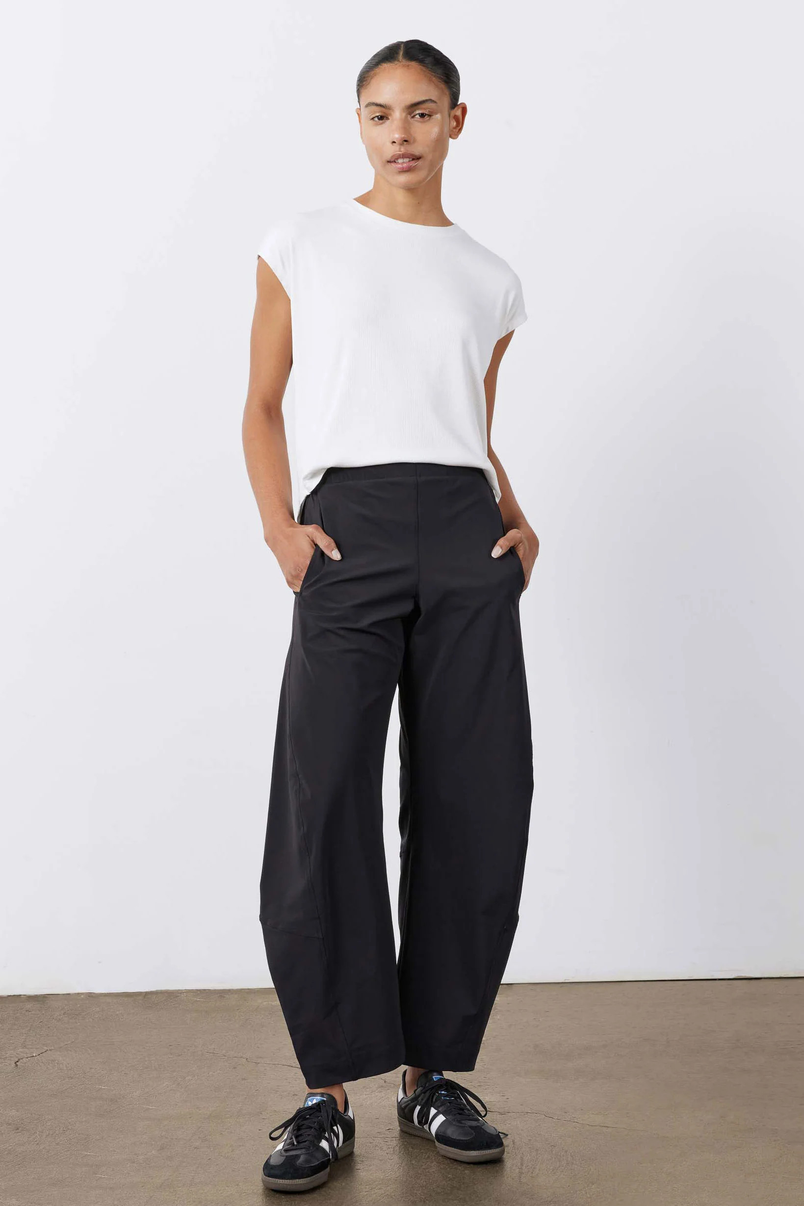 On The Loose Petite Pants | Black Petite Work Pants - Ruti | Ruti