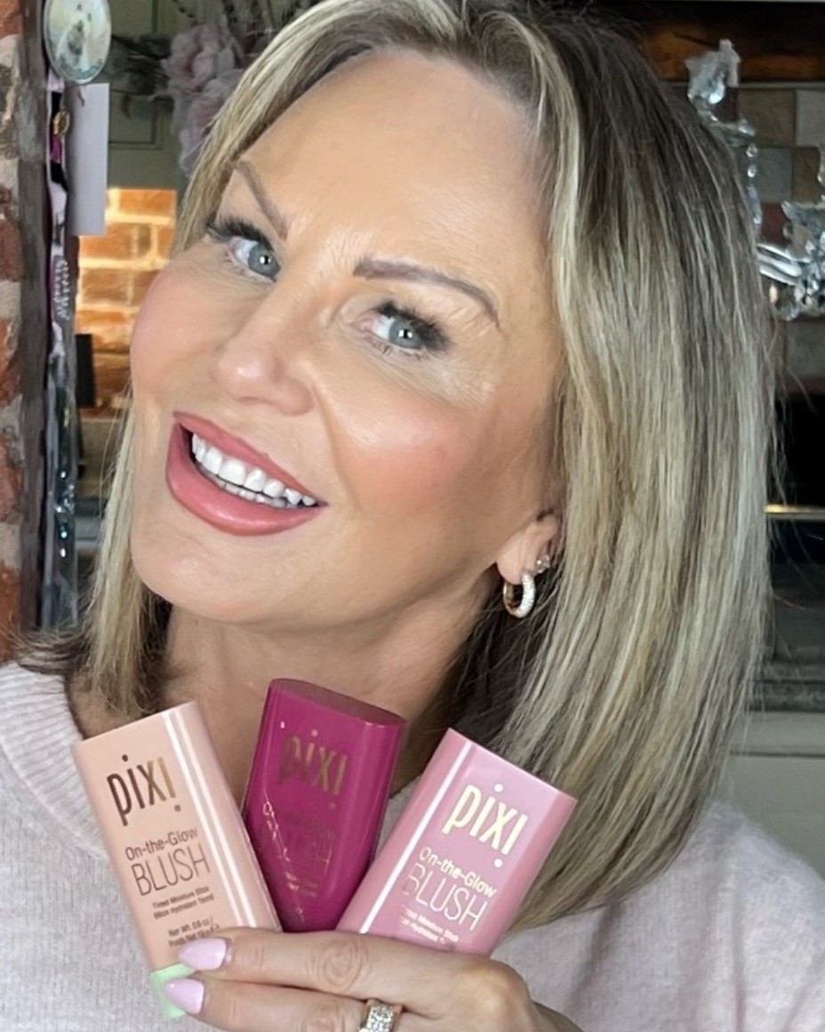 Hydrating Glow ✨🌟✨

#LTKbeauty #LTKspring #LTKover50style