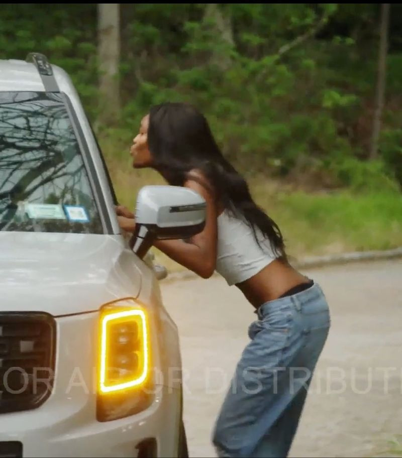 Episode 5: Jeans outfit! 

summer house l outfit details 

 