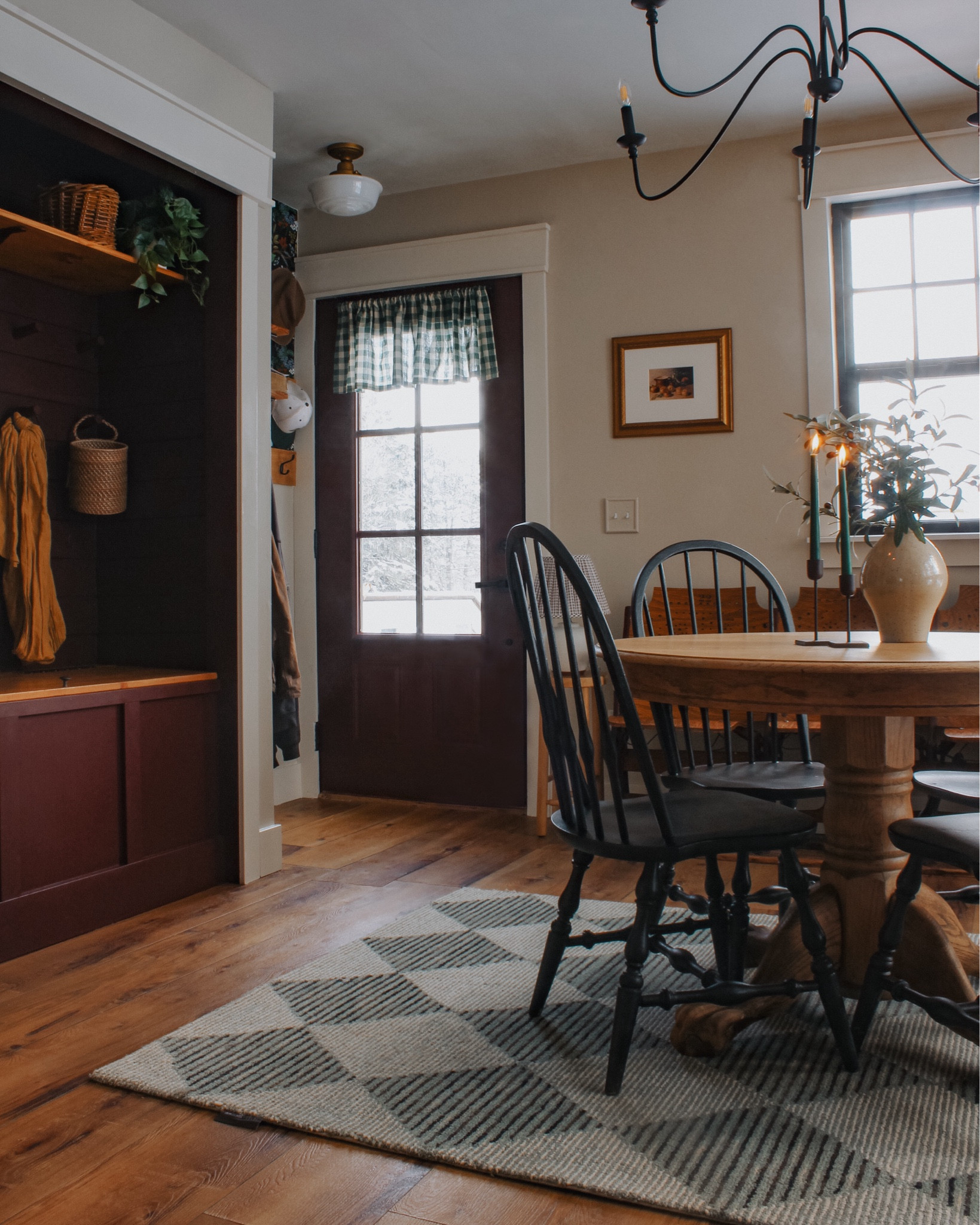 Shop my dining room! Rugs, farmhouse inspo, home decor, black chairs

#LTKHome #LTKFindsUnder100 #LTKFallSale