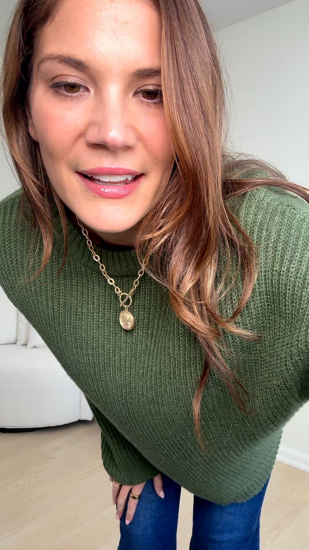 This sweater is so comfy and not itchy at all  I’m wearing it in a large, you don’t need to size up it’s super roomy! 

Sweater, Fall fashion, Holiday outfit, Holiday fashion, Oversized sweater, Tall girl approved, Winter fashion, Stang and co

#LTKTall #LTKSeasonal