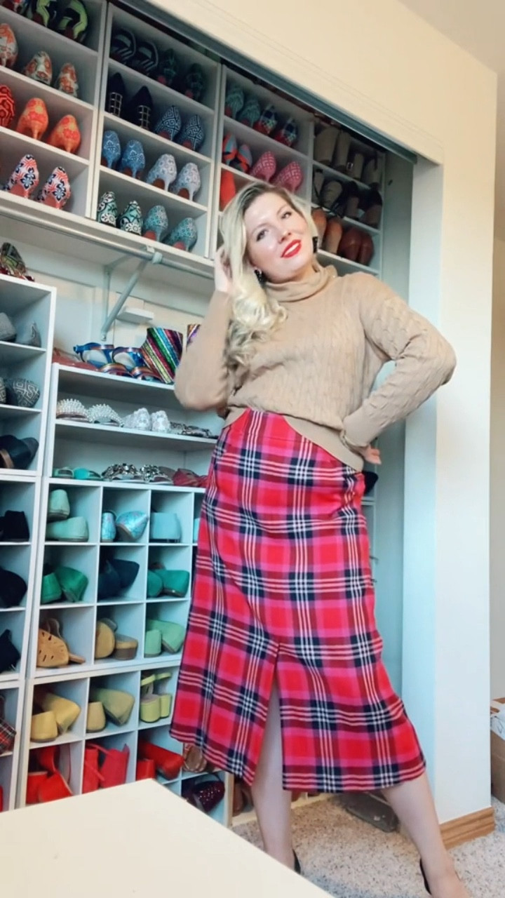 Plaid is really on another level - what a fabulous pattern. ❤️ 



#LTKSeasonal #LTKstyletip #LTKfindsunder100