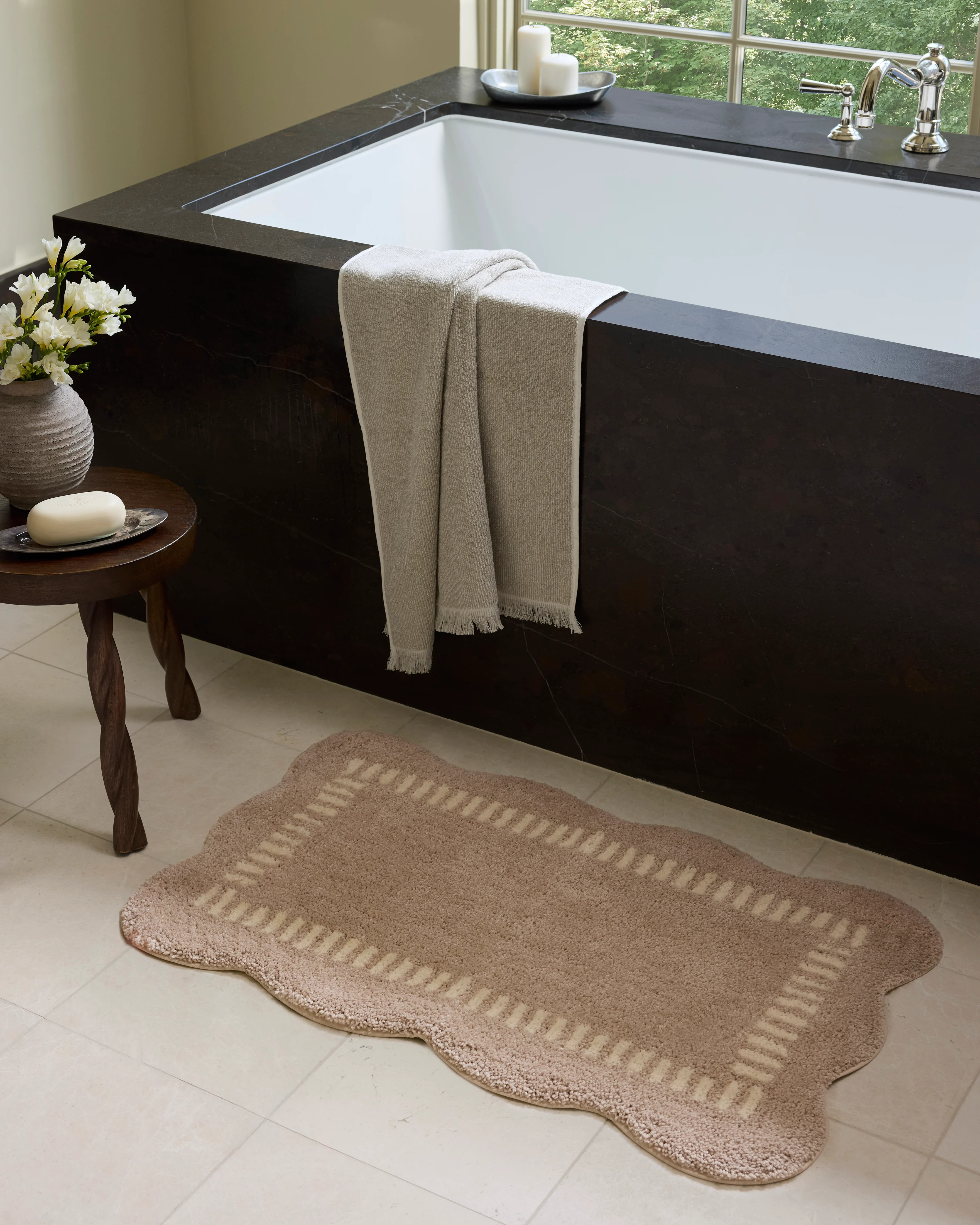 Chris Loves Julia x Loloi-Valerie Bath Mat-VLR-01-Blush, Ivory | Rugs Direct