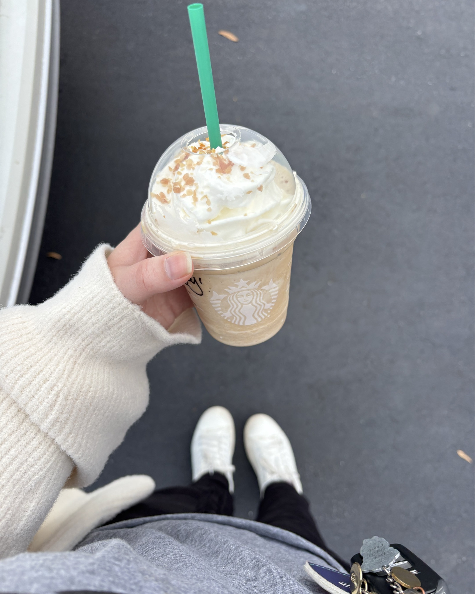 Happy Starbucks Red Cup Day! ❤️Anyone else go to Starbucks this morning for a holiday drink to get their free red cup? It has become a yearly tradition for me. 🎅🏼
•
•
•
#starbucks #redcupday 

#LTKHoliday #LTKmorningroutine #LTKdayinmylife