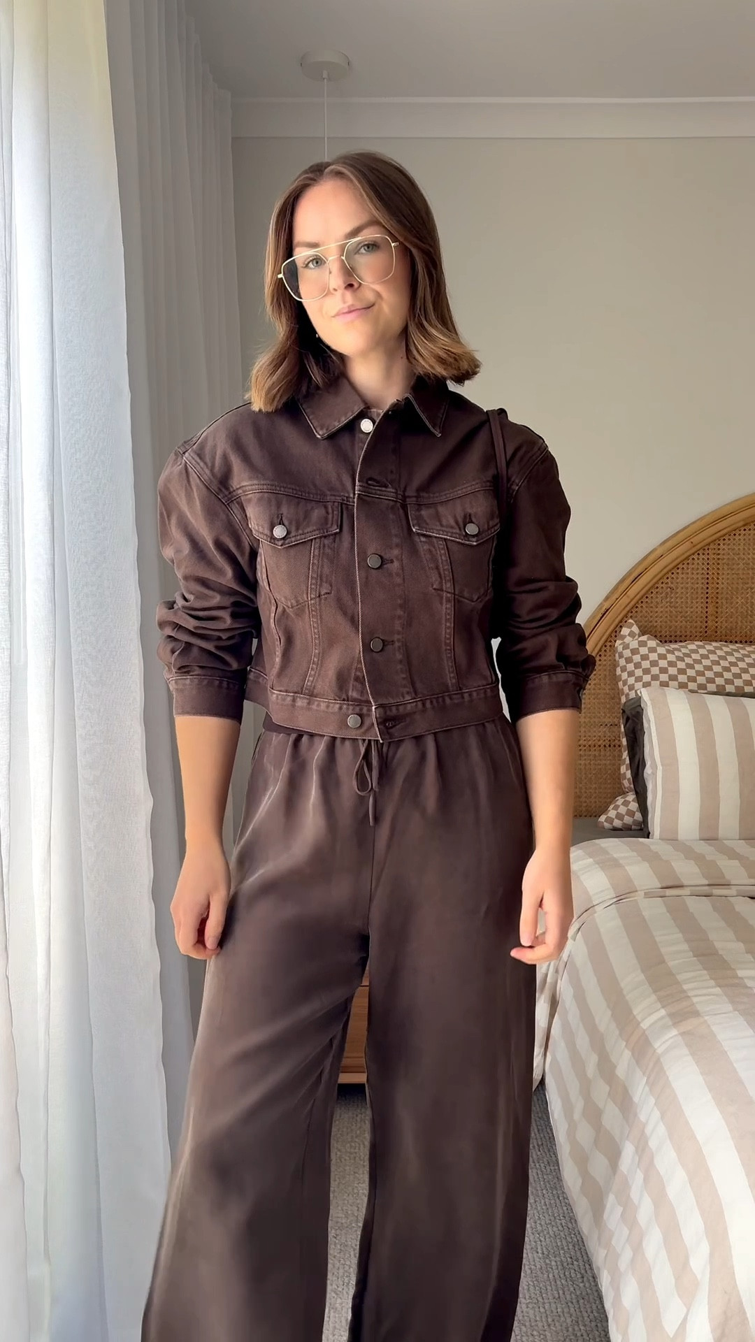 I sized down to an 8 in the jacket and even almost went the 6 as it’s quite oversized in the shoulders/arms 


#chocolatebrown #brownpants #brownjacket #autumnoutfits

#LTKspring #LTKaustralia