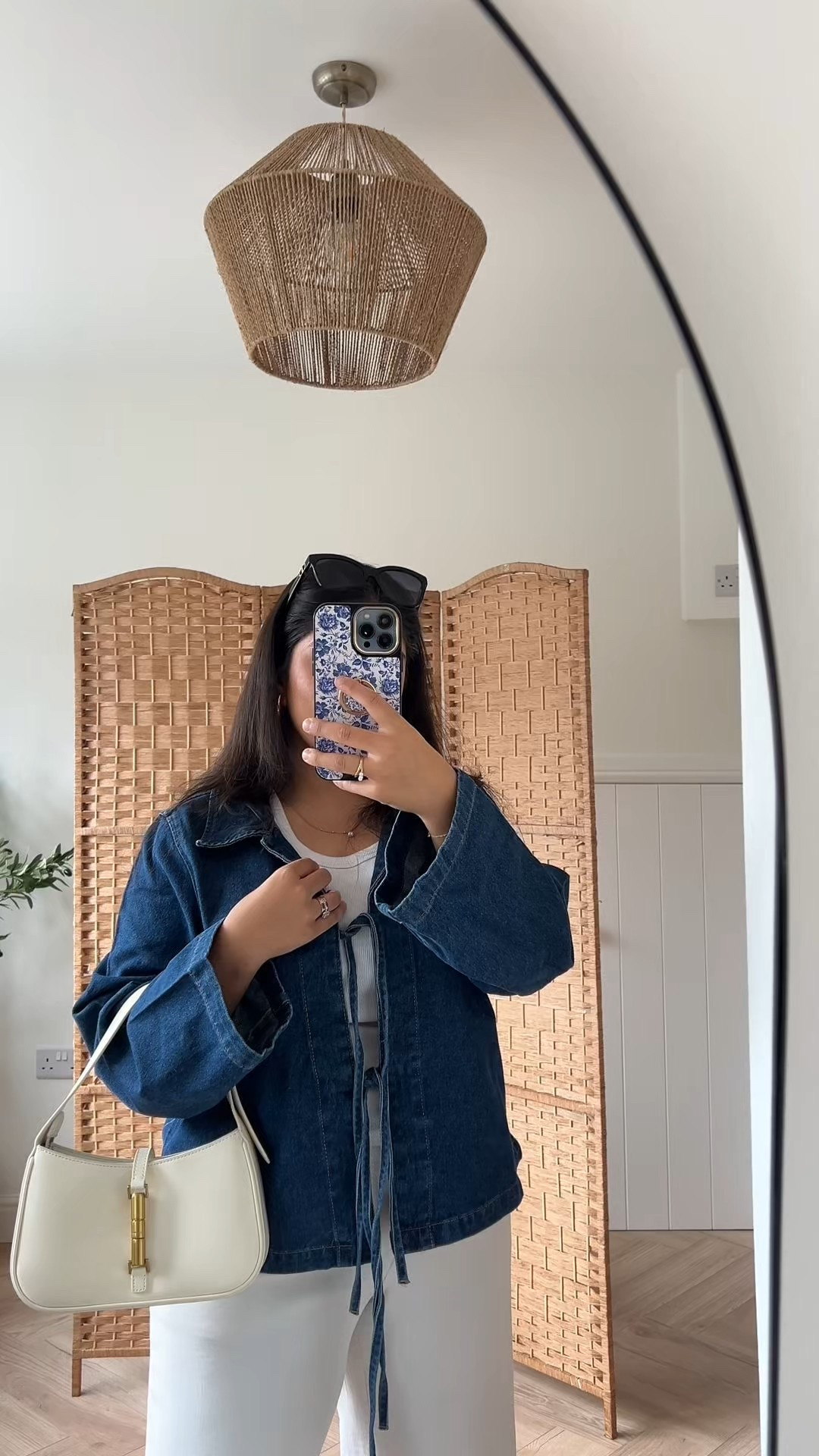 spring summer look with this tie denim jacket (L) and my fave Abercrombie & Fitch white trousers paired with my new in white mesh ballerina flats which are so cute for the sunnier weather ahead!
The trousers are available in short, regular and tall length as well - I wear W28 short! 



#LTKsummer #LTKpetite #LTKspring