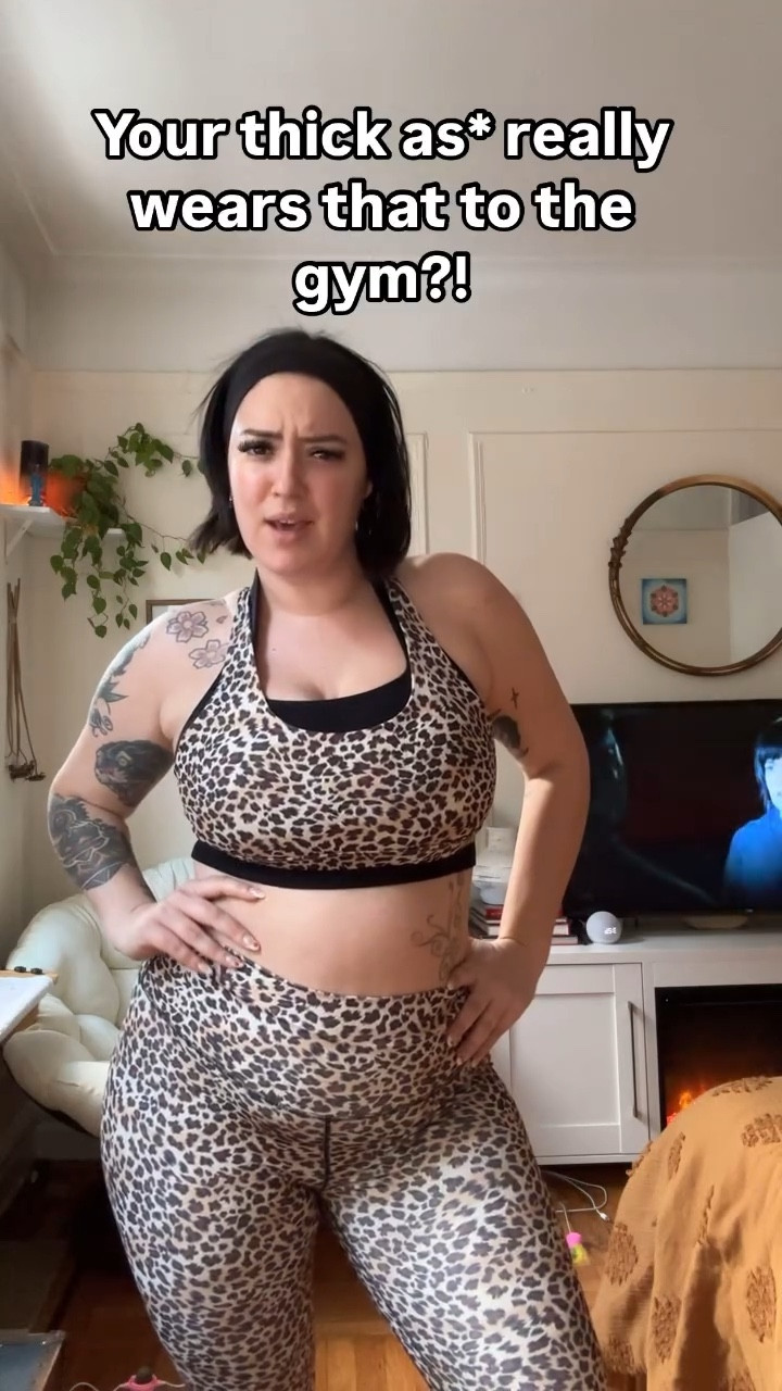 You think a tummy and some jiggle is gonna stop me from rocking a cute fit?! Hell no! 

#midsizestyle #midsizefashion #gymfit #size12 #curvy #curvyfashion #bodyacceptance #bodyneutral #midsize #smallfat #midsizegals #midsizeblogger #instacurvy #size12style #size14 #nyc