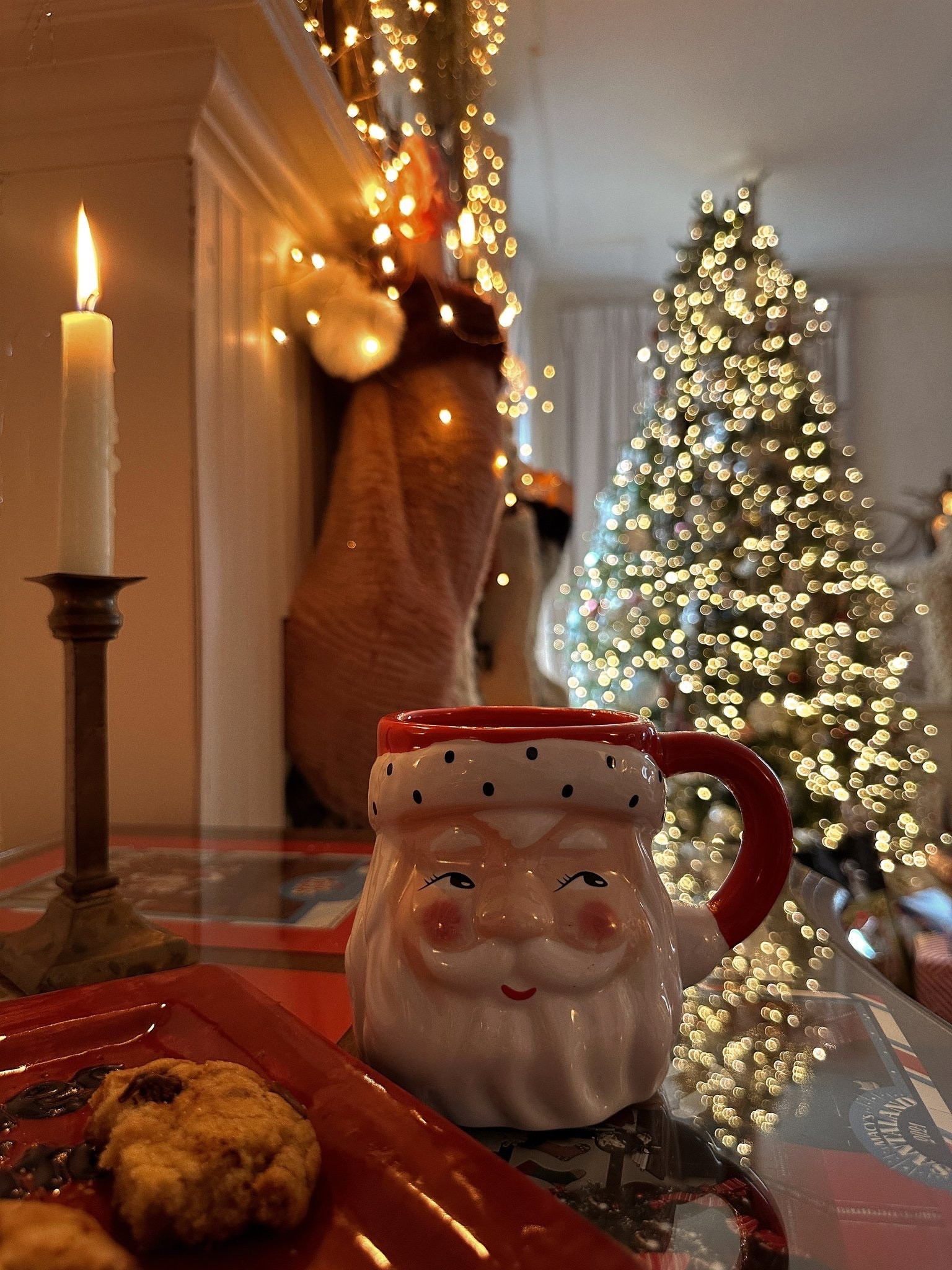 Give me all the Santa mugs!!!