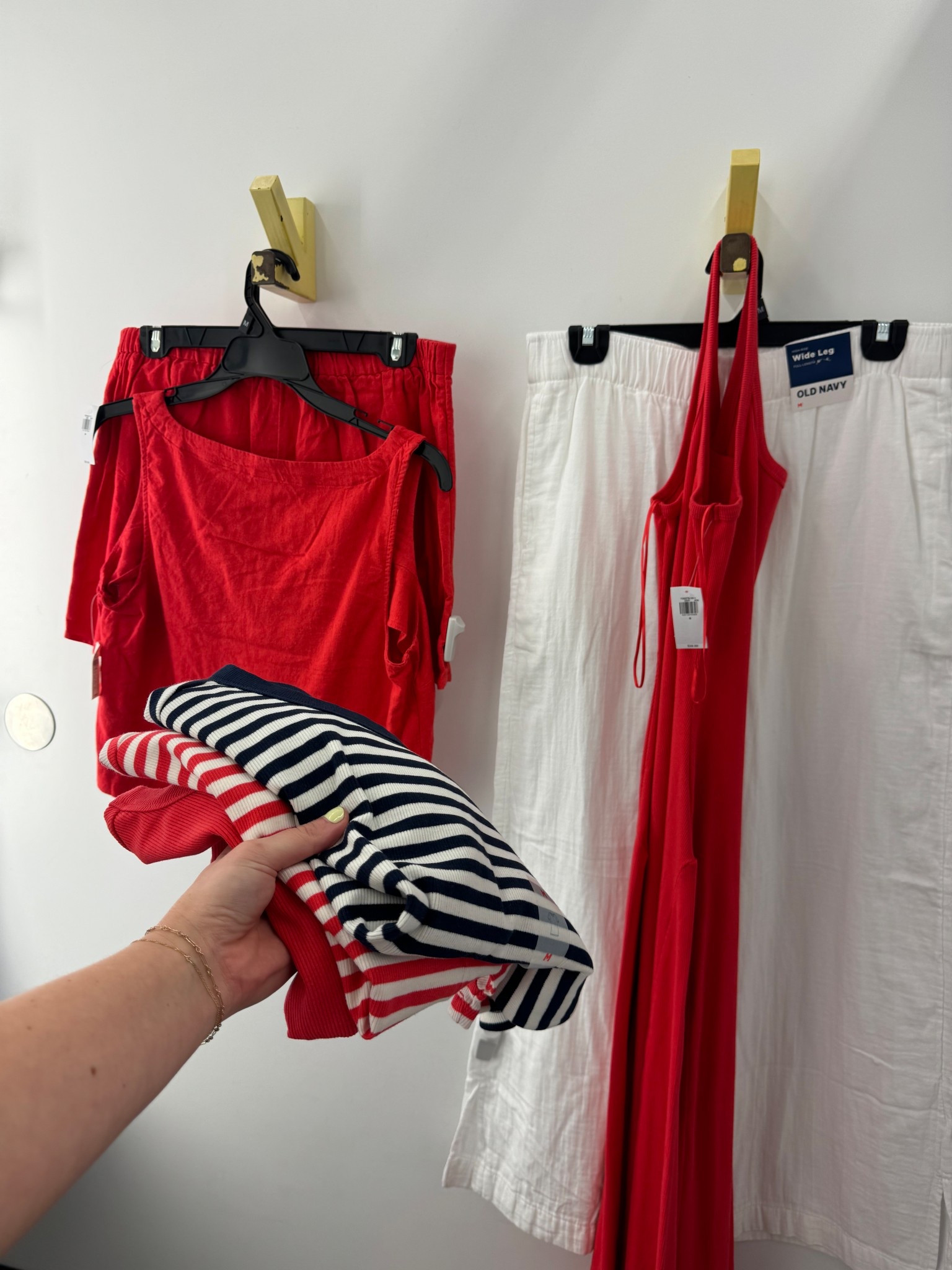 Old Navy summer finds 🐚🍉 

#LTKSeasonal #LTKStyleTip