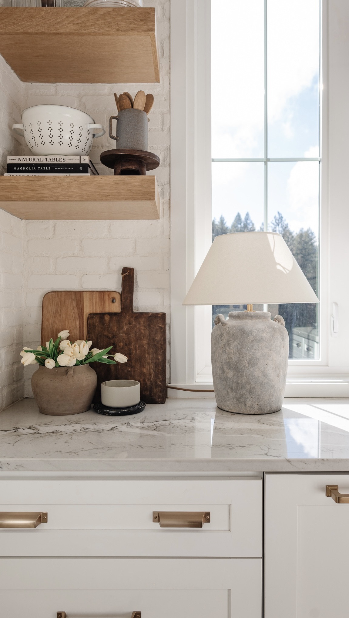 Sunday stills.
Everyday objects that make the kitchen feel layered and lived in.
Sources saved here.

Kitchen, spring decor, lamp, tulips, Amazon, McGee Co., studio, McGee, vase, cutting board

#LTKSaleAlert #LTKHome #LTKSeasonal