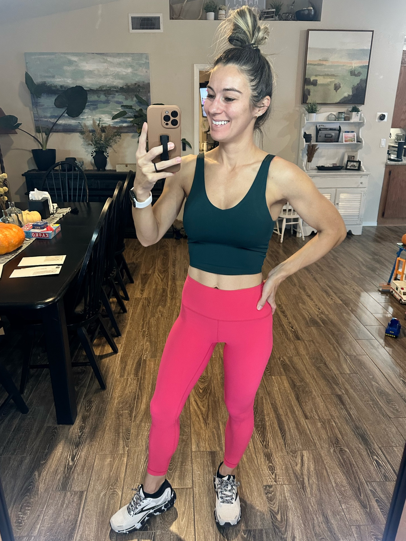 Xs sports bra crop tank tts but if in between go down

Xs leggings tts

Brooks tts



#LTKfit #LTKunder100 #LTKunder50
