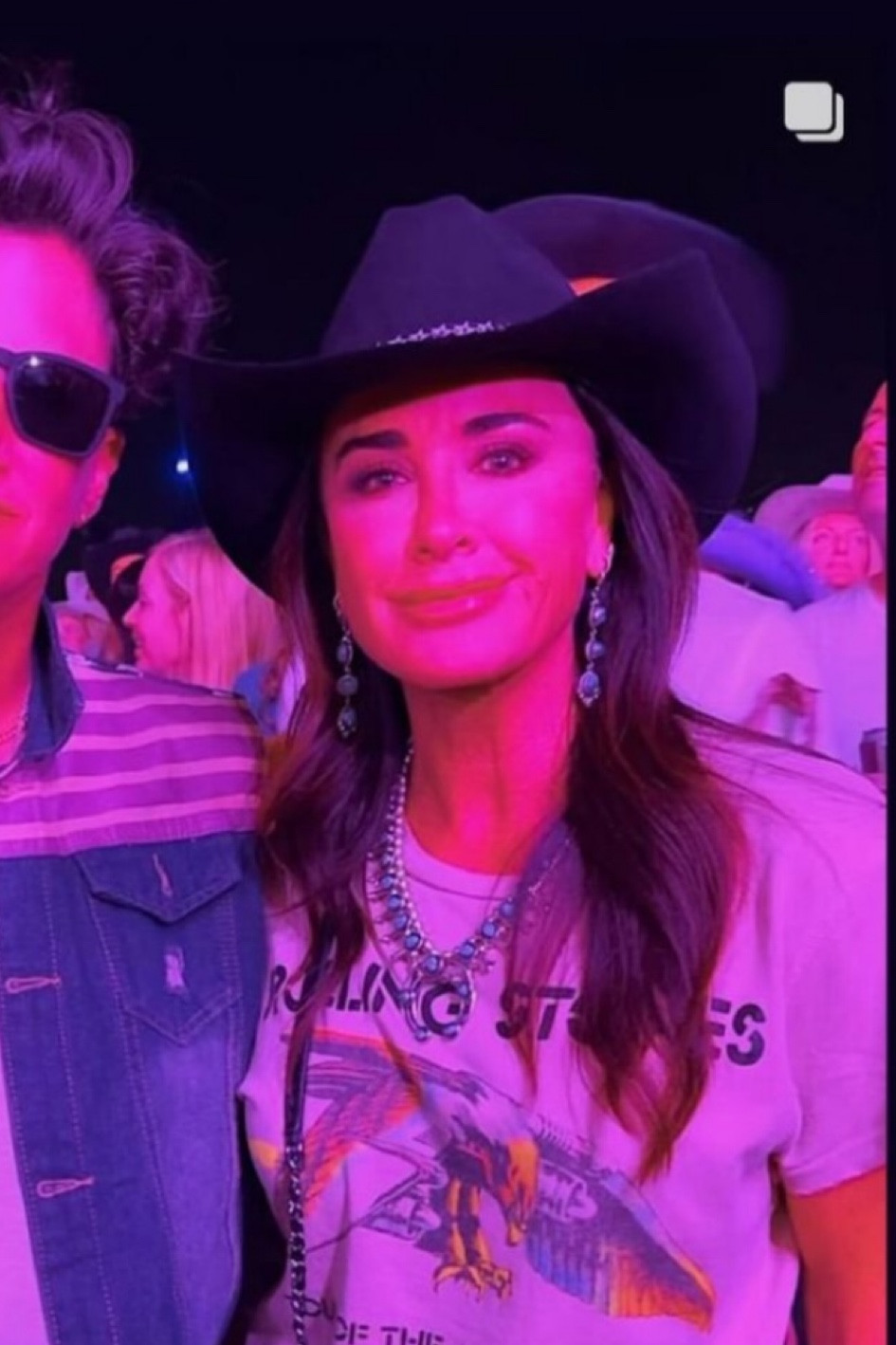 Kyle Richards at Stagecoach Music Festival

Rolling Stones band tee by Madeworn