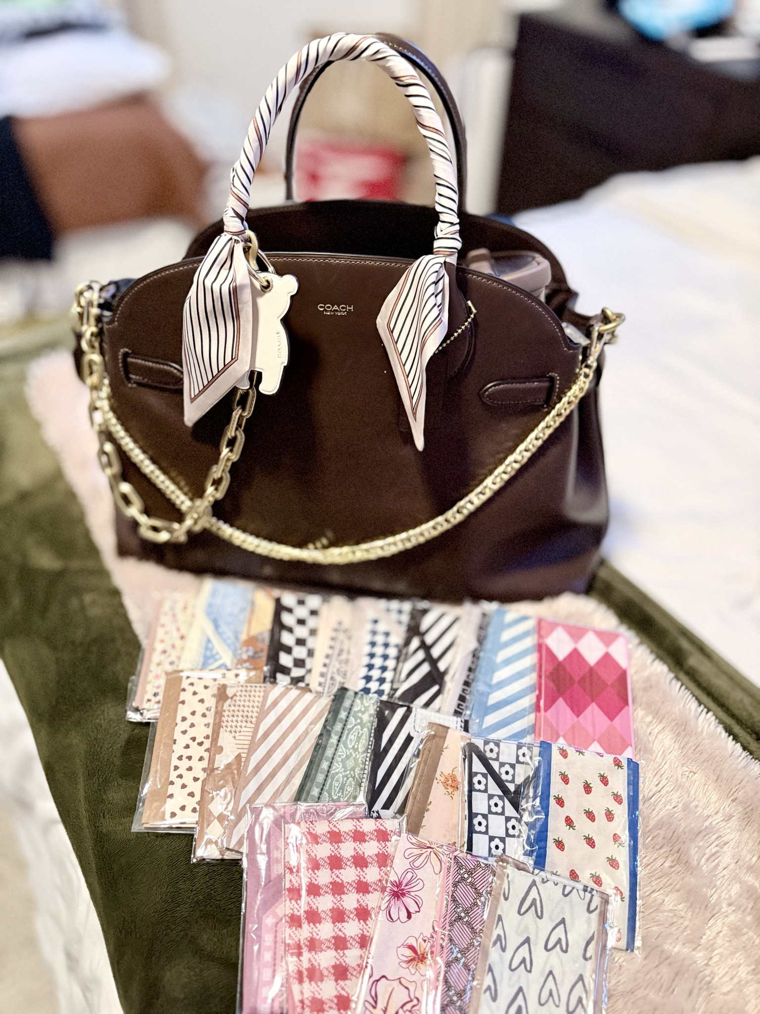 Elevating my Coach Empire 40 ✨ Added a silk scarf, gold chain, and bag charm to give it that luxe, personalized touch. Linking all the accessories on LTK 💕 #CoachBag #BagAccessories #LTKStyle

#LTKGiftGuide #LTKItBag #LTKStyleTip