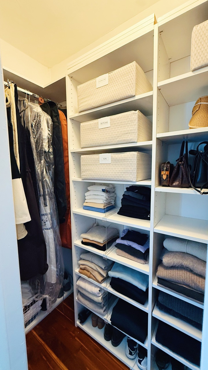 Trying to organize a closet with lots of shelves?? Our favorite items to use for these areas are baskets and shelf dividers! 

Baskets help contain smaller accessories and clothes like socks, while shelf dividers are great at keeping stacks of clothing on the shelves from falling over. 

We suggest putting clothes like jeans, sweaters and sweatshirts on shelves vs. putting things like workout clothes or tank tops that are harder to keep stacked and less uniform. 
•
•
•
#closetorganization #organizedcloset #losangelesorganizer #spacesbyemily