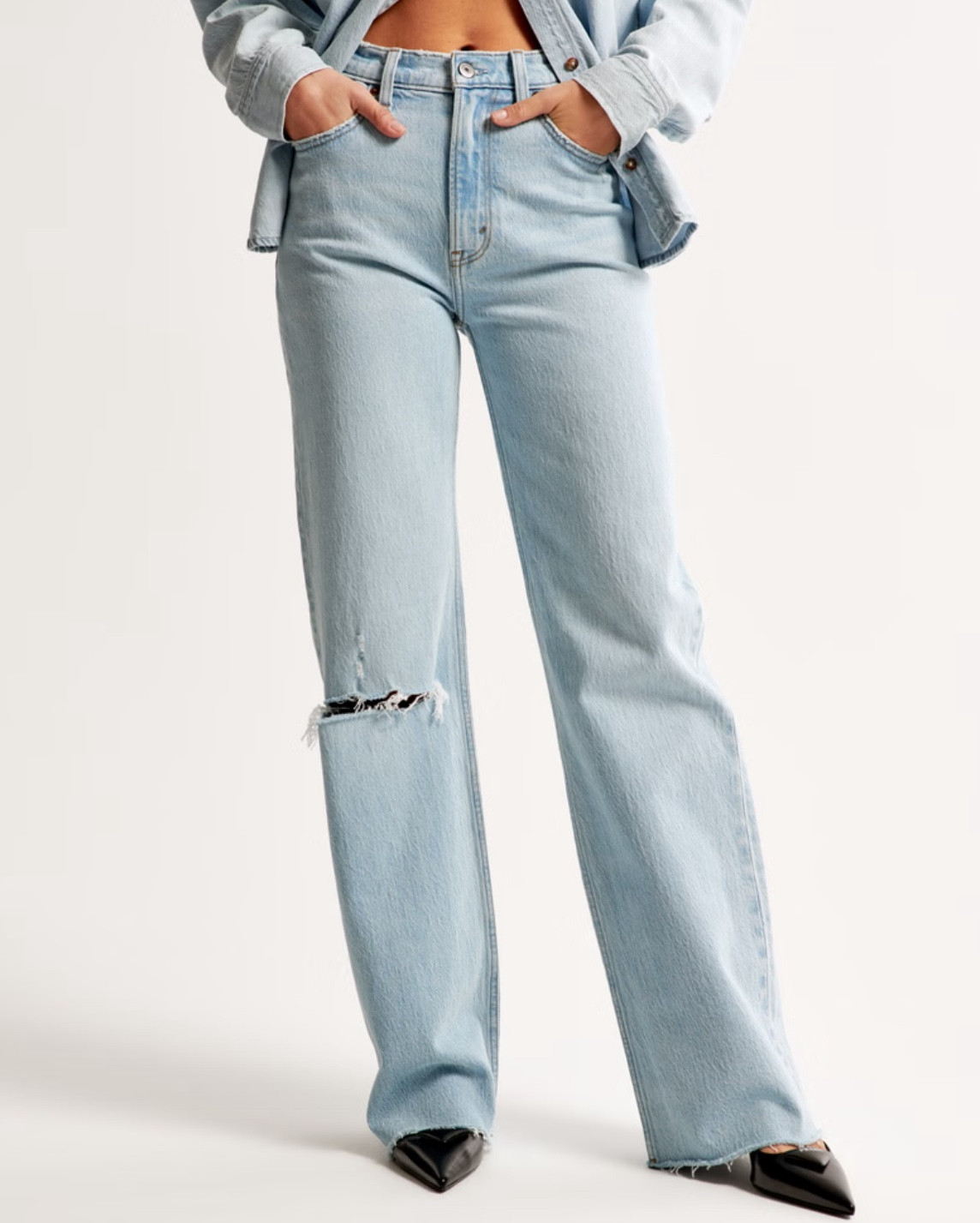 Abercrombie is doing 30% off denim  + 20% off almost everything else! PLUS an extra 15% off with code DENIMAF

These high rise jeans are my absolutely favorite and come in tons of washes. I wear the size 26 short.