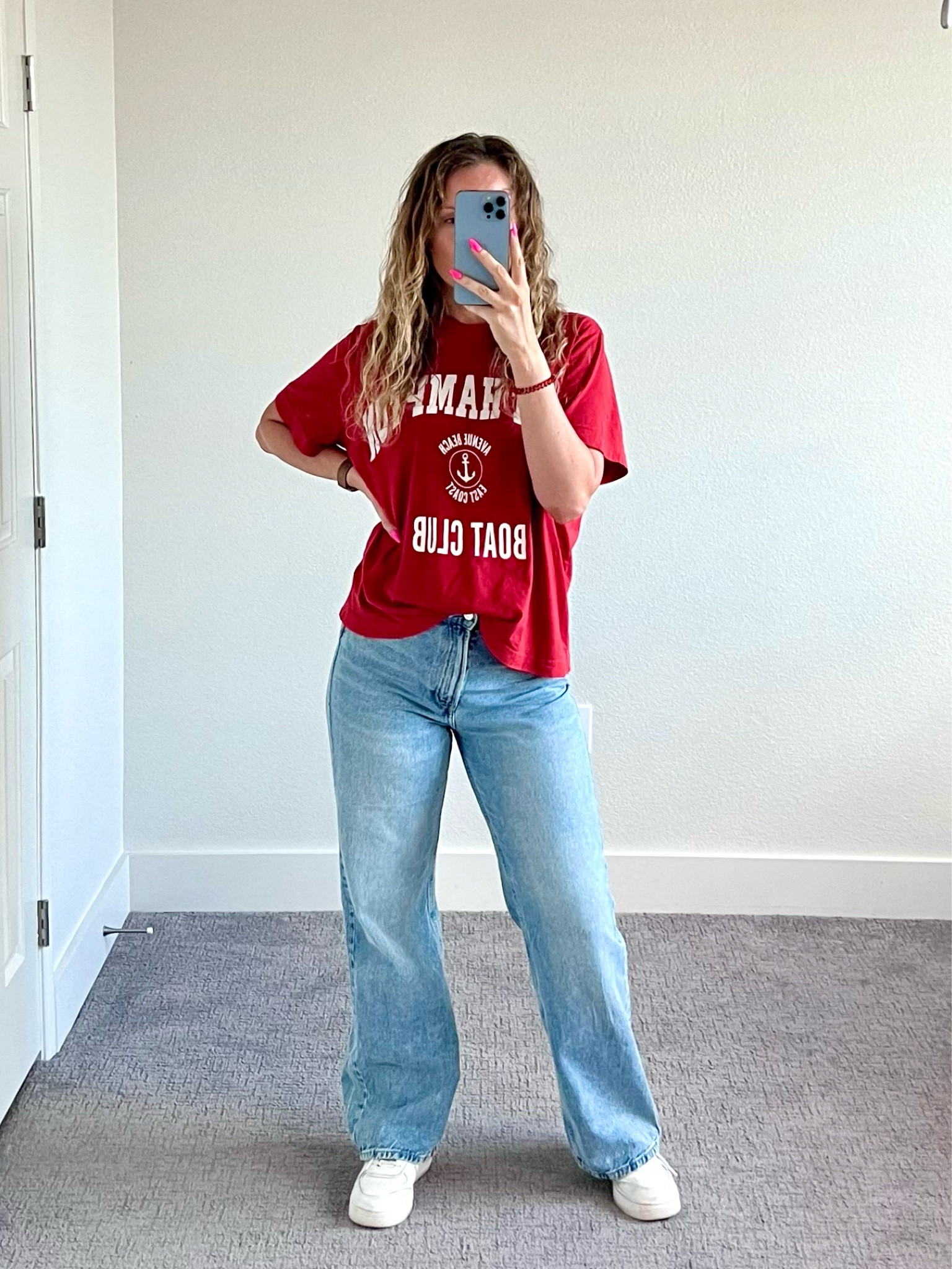 WFH outfit today ❤️

Wide leg jeans / H&M jeans / wfh / work from home outfit 

#LTKStyleTip #LTKFindsUnder50