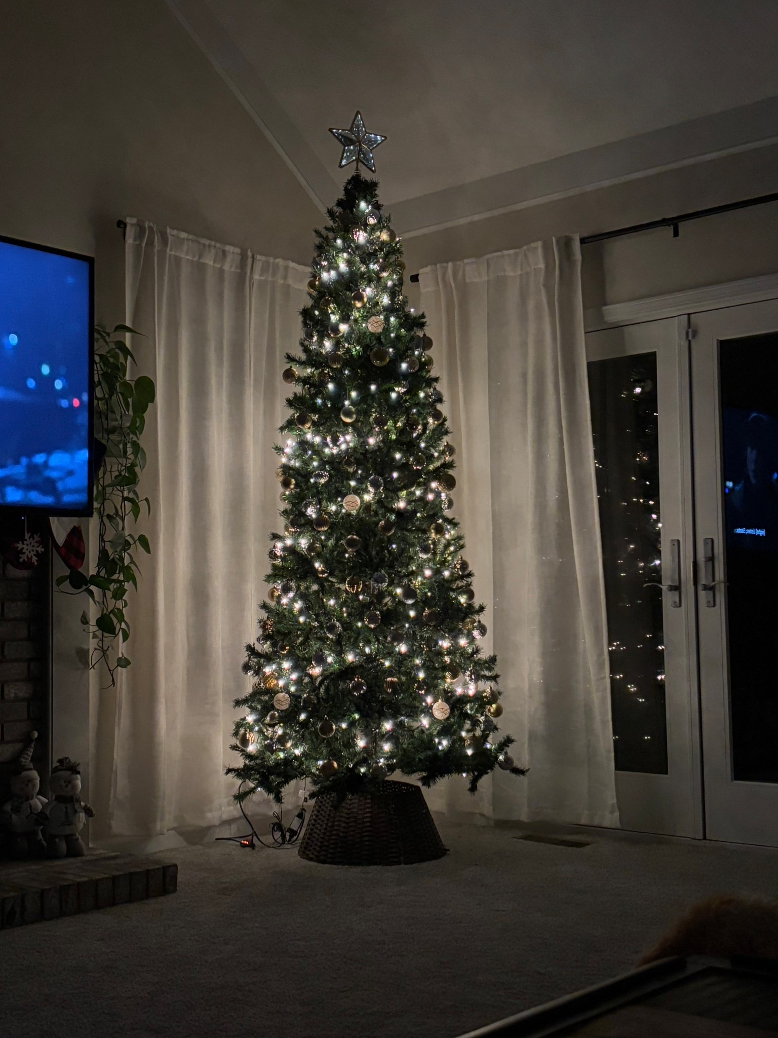 Christmas decor 

#LTKGiftGuide #LTKSeasonal #LTKHoliday