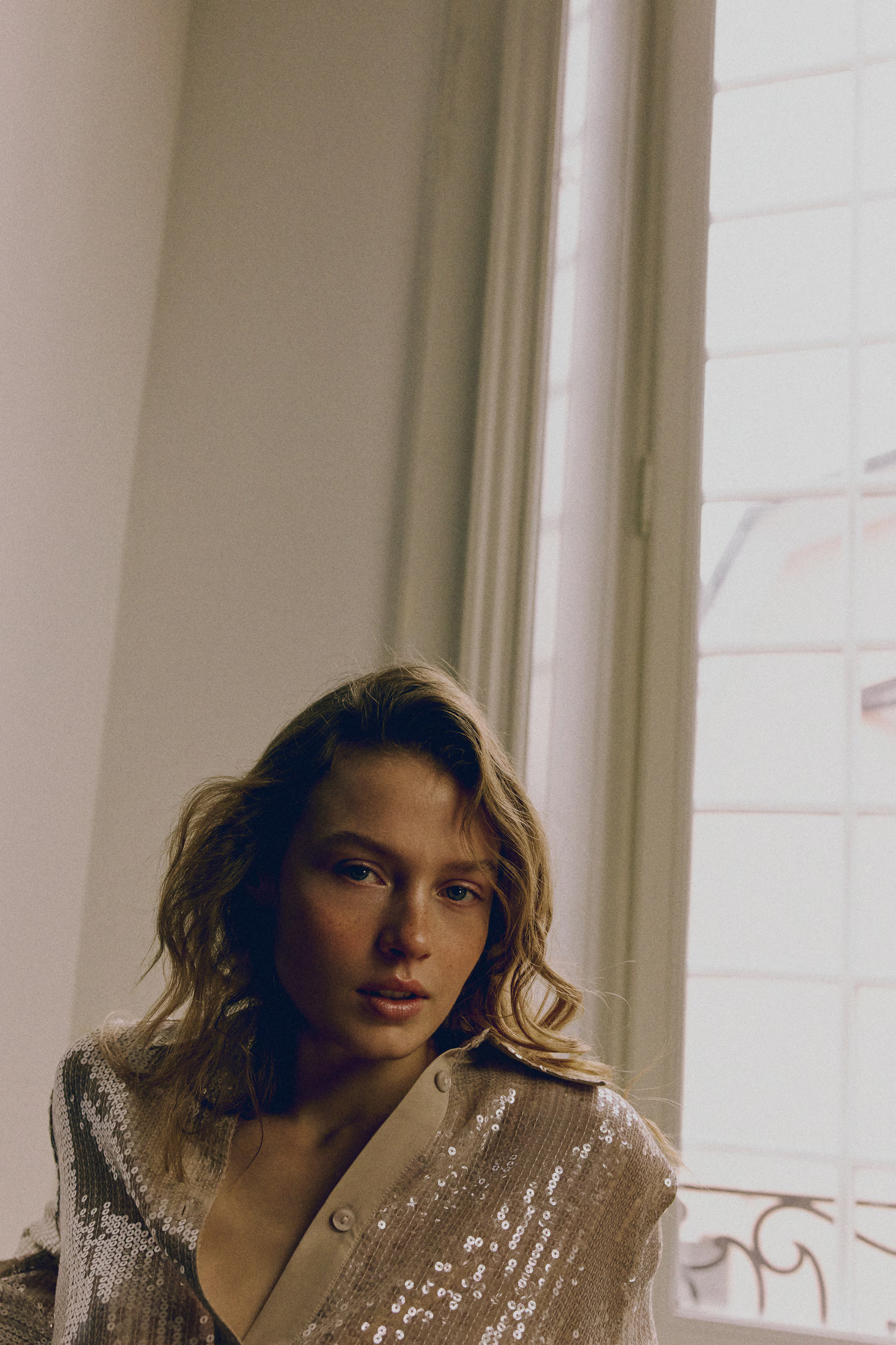 Sequined shirt | H&M (UK, MY, IN, SG, PH, TW, HK)