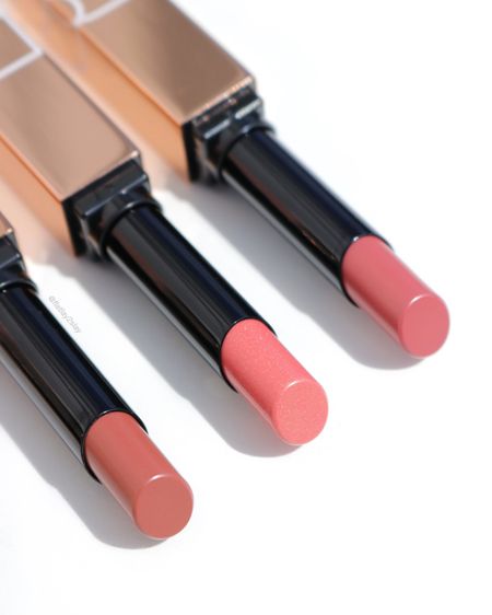 New! @narsissist Afterglow Sensual Shine Lipsticks 👄 (*pr samples/gifted)

Details: hydrating, lightweight, high shine finish, non-sticky, sheer-to-medium coverage, formulated with Mango and Shea Butter 🥭

Available in 10 shades

Shades:
Devotion - mauve rose
Dolce Vita - dusty rose
Or*asm - peachy pink with golden shimmer


Thank you so much @narsissist @devoncommunications for sharing with me! Absolutely in love with new Nars Afterglow products!!! 💝👌🏻🥰

✨💖✨💖✨💖✨💖✨💖✨

#nars #narscosmetics #narssisist #narsorgasm #narsafterglow #narsblush #narslipstick #liquidblush #blusher #blushes #pinkblush #viralmakeup #newmakeup #sephorahaul #makeuphaul #vanitygoals #makeupflatlay #vanitymakeup #girlyaesthetic #ａｅｓｔｈｅｔｉｃ #pinkaesthetic 

#LTKbeauty #LTKFind #LTKunder50