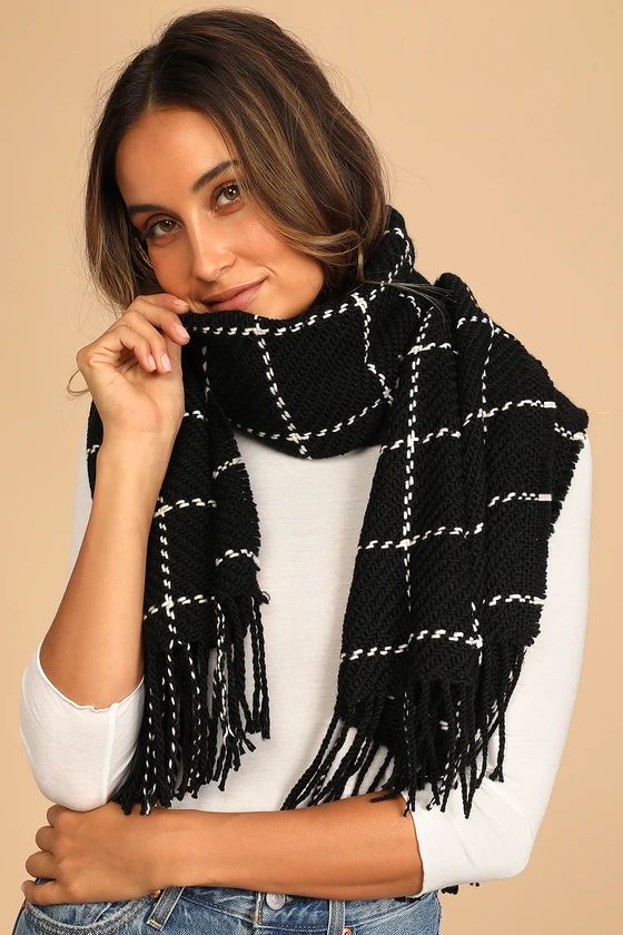 Cozy Afternoon Black and Ivory Plaid Knit Scarf | Lulus (US)