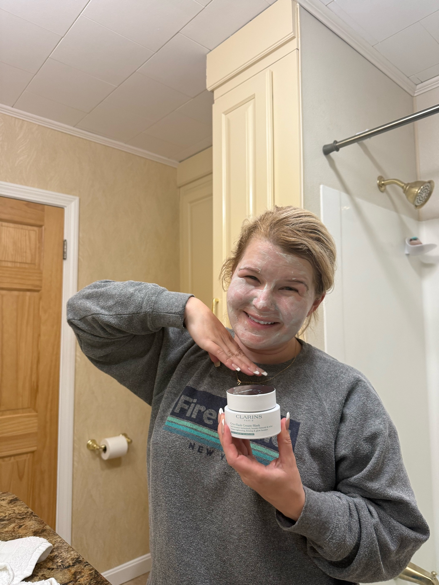 Face mask Sunday. This Clarin’s hydro mask is the best!

#LTKselfcare #LTKPetite #LTKBeauty