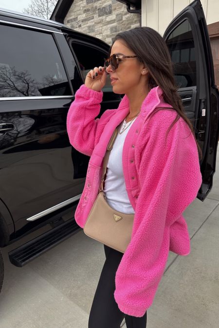 I found the perfect fleece jacket😍🌸 Wearing a medium they run a tad small! Comment LINK✨ 

Amazon
Amazon find
Amazon must have 
Spring fashion 

#LTKMostLoved #LTKstyletip #LTKfindsunder50