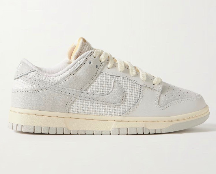 Nike Low Dunks 👟 

#LTKNYFW #LTKBeauty #LTKSaleAlert