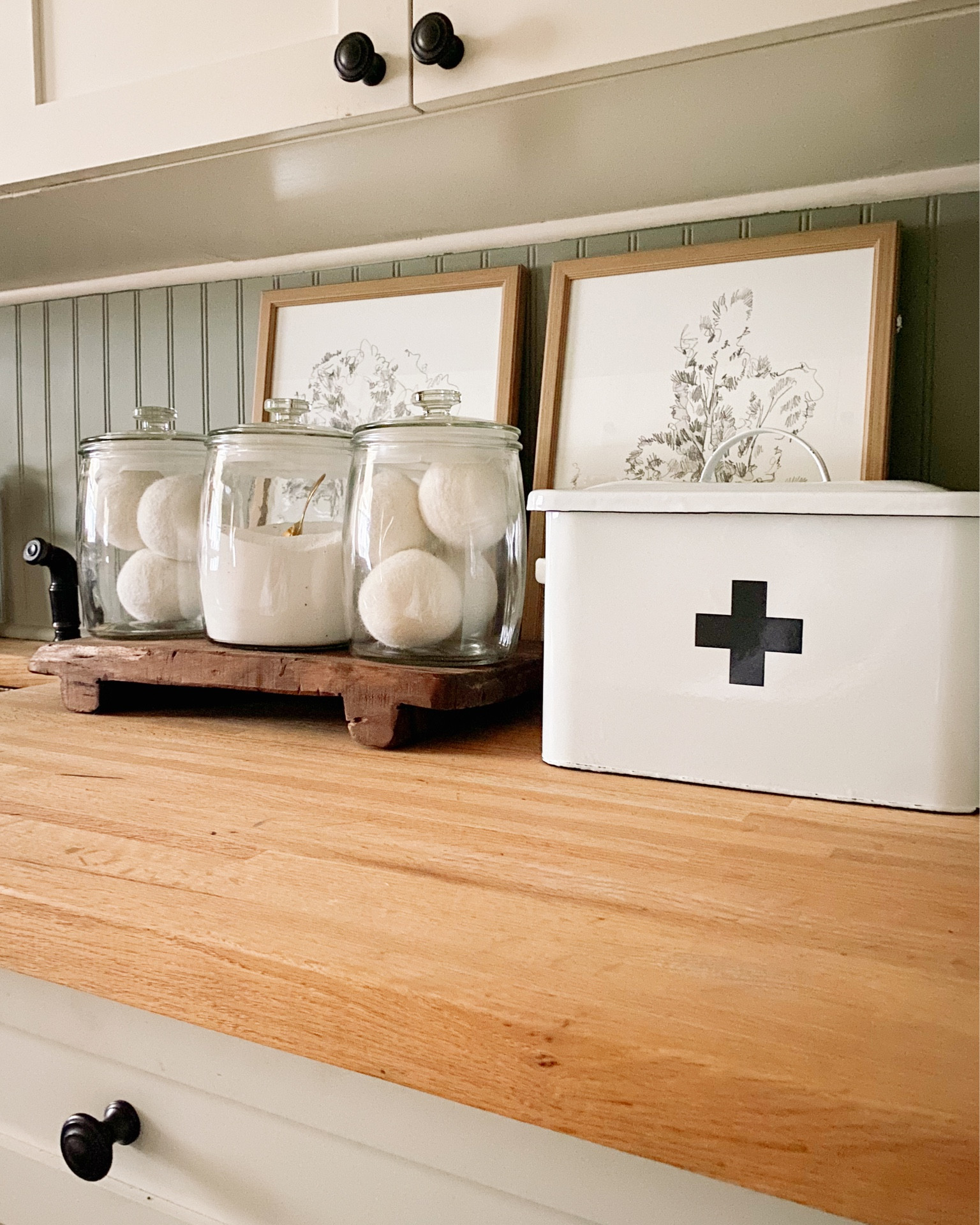 Laundry Room countertop decor and styling 🧺 #laundryroom

#LTKhome #LTKstyletip