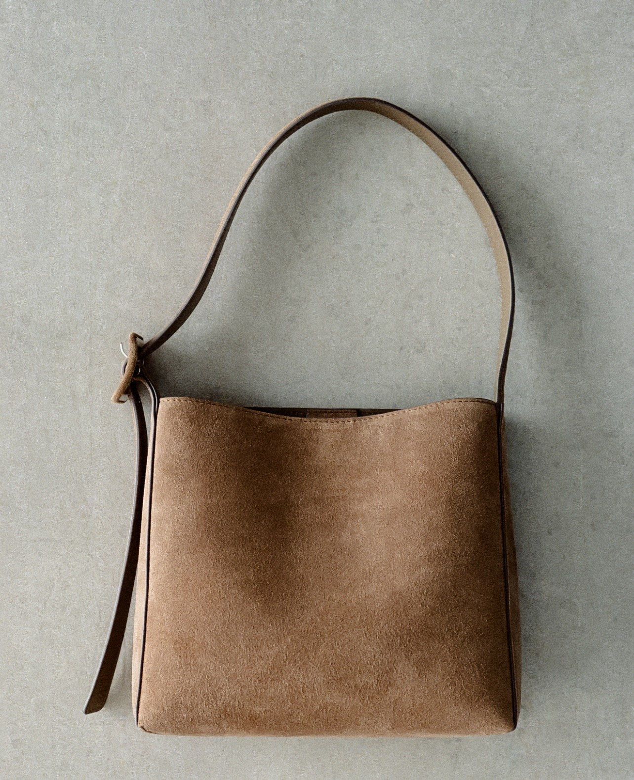                          𝒮𝓊𝑒𝒹𝑒 𝐵𝒶𝑔𝓈
 🍂Sharing trending falls bags below 🍂




Fall Fashion, Fall style, Women’s Fall Fashion, Suede Bag, Crossbody, Satchel, Shoulder Bag, Purse, Chic Style, Fashion Finds, Fall Capsule, Fall Outfir, Fall Outfit Ideas, Fall Pinterest Ideas 




#LTKItBag #LTKSeasonal #LTKFindsUnder100