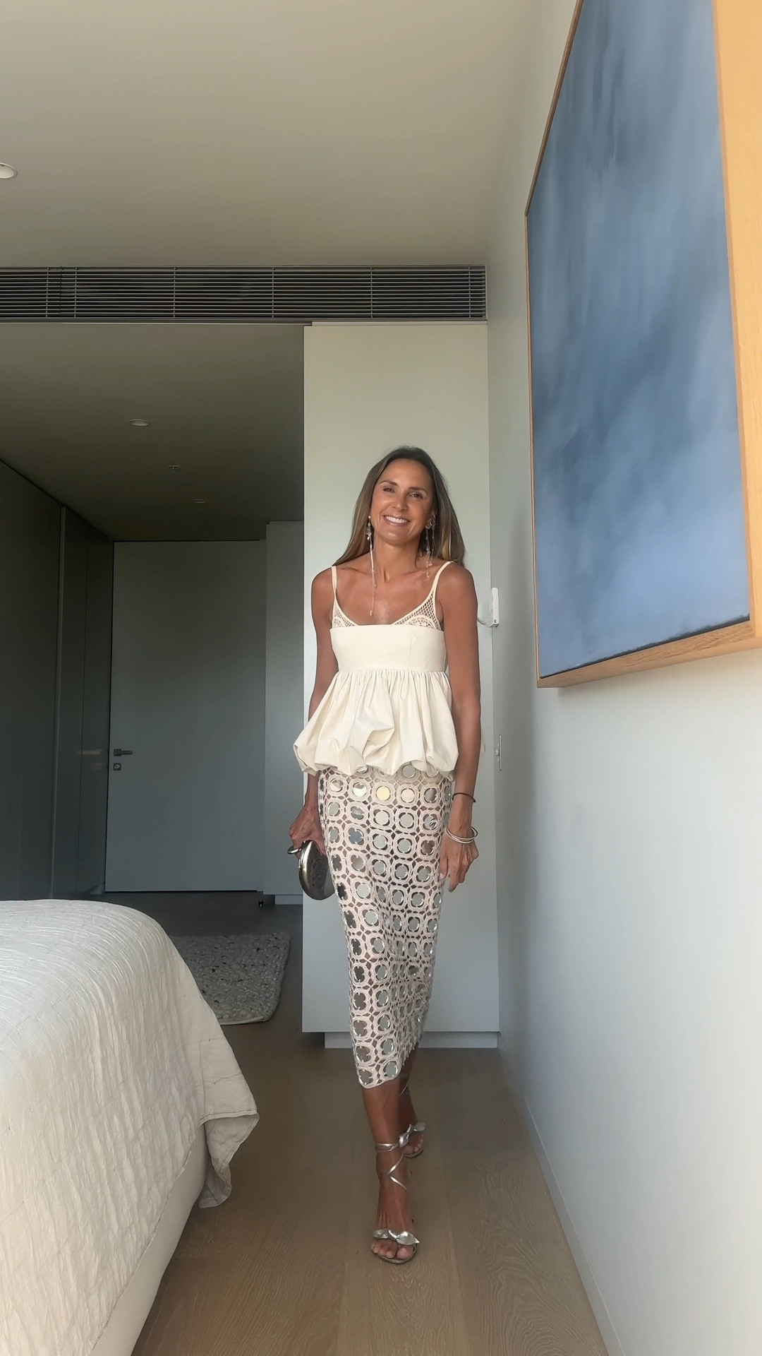 A pencil skirt and bubble top chic and elegant. 

#LTKsummer #LTKstyletip #LTKaustralia