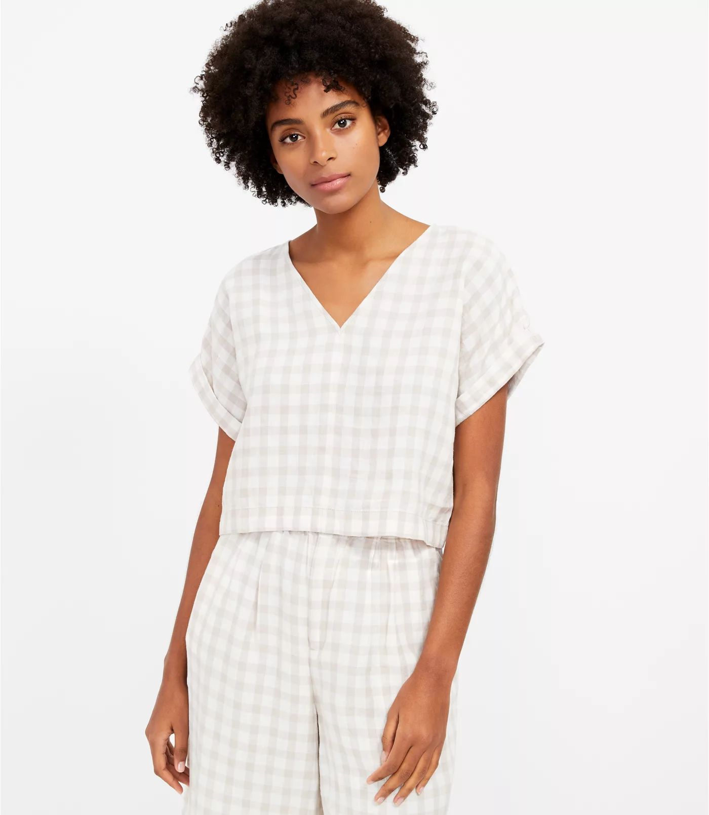 Lou & Grey Gingham Linen V-Neck Top | LOFT | LOFT