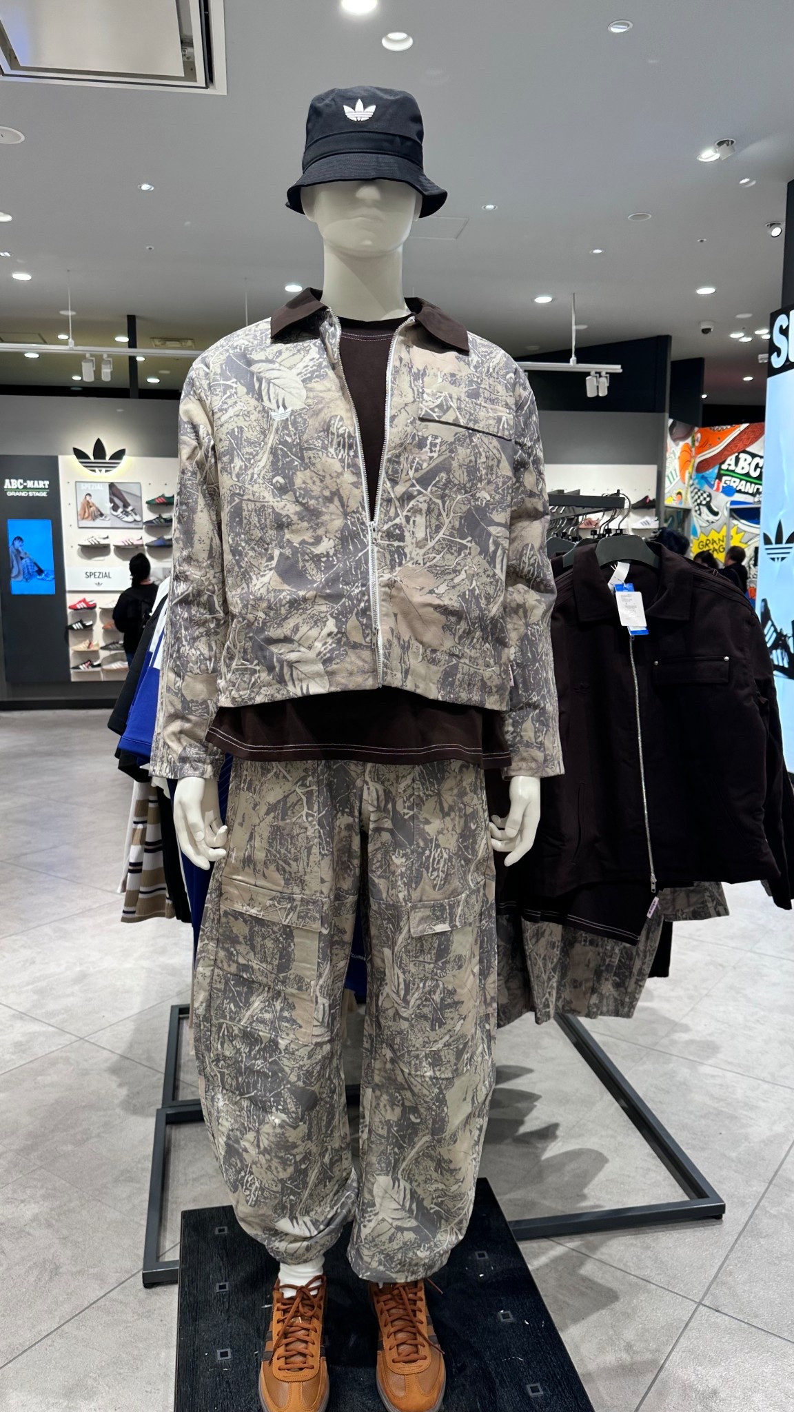 Level up your streetwear game with this full utility-inspired fit! 🏙️ This coordinated patterned jacket and cargo pant set is the perfect mix of function and style. The neutral earth tones and leaf-print camo make it a standout piece for the season. I’ve layered it over a classic dark brown tee and topped it off with a sleek black Adidas bucket hat for that effortless urban vibe. Finished the look with tan leather sneakers—perfect for a clean, cohesive aesthetic. 👟

MensStyle #StreetwearFashion #UtilityWear #AdidasOriginals #CargoStyle #MensOOTD #SneakerHead #UrbanFashion

#LTKFindsUnder100 #LTKootd #LTKMens