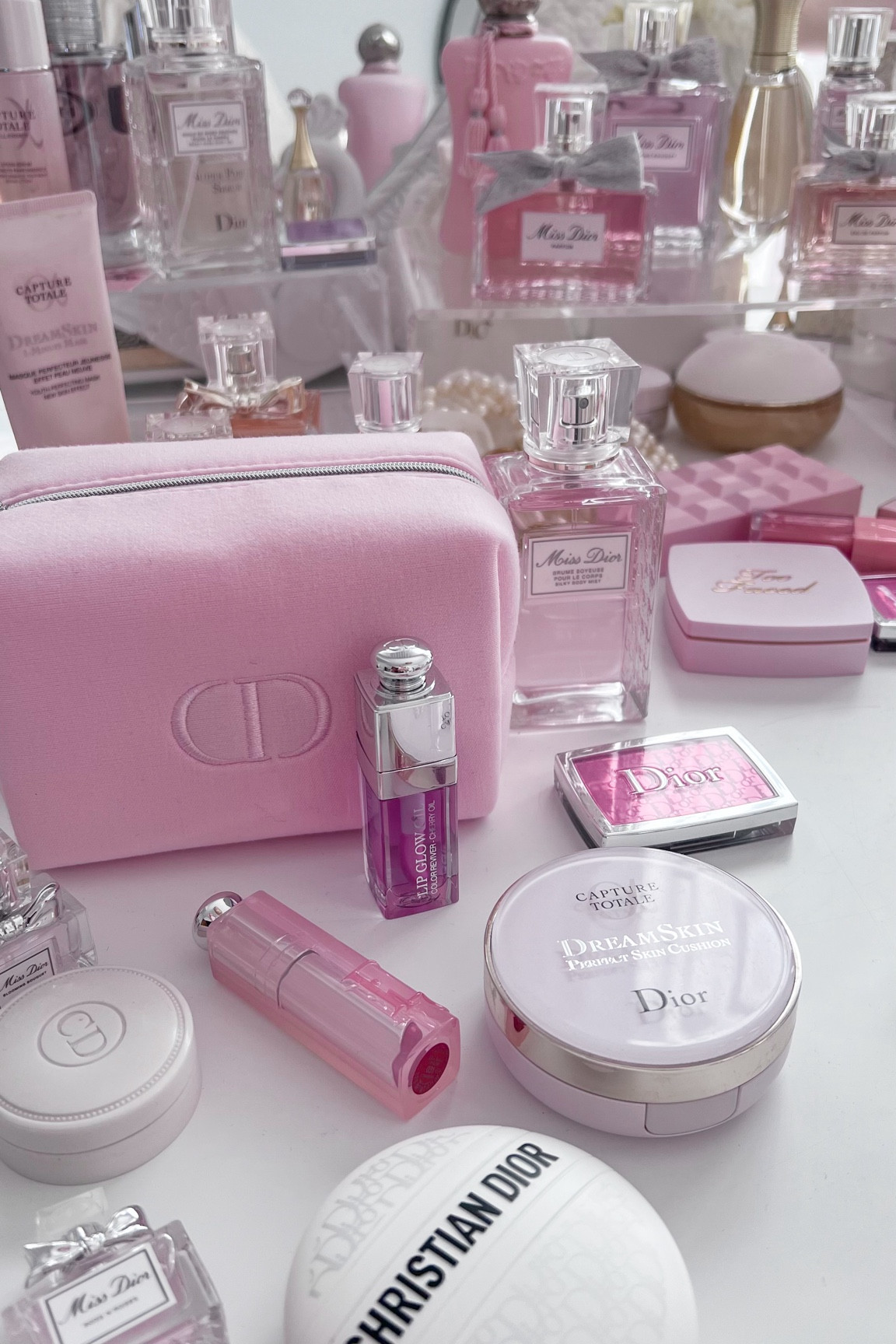 Dior yourself 🎀🍥
#pink#diorbeauty#beauty#cosmetics#pinterest#pretty

#LTKHoliday #LTKSeasonal #LTKGiftGuide
