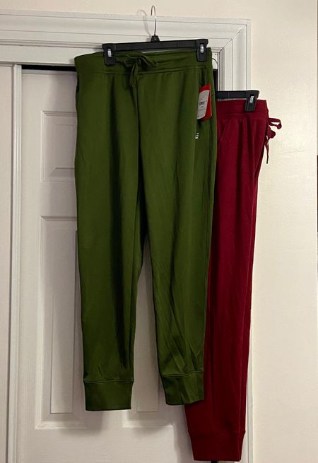 Just got these joggers from Academy Sports! They’re so soft! The colors are are Cabernet and dark green. 

#LTKfitness #LTKfindsunder50 #LTKCyberWeek