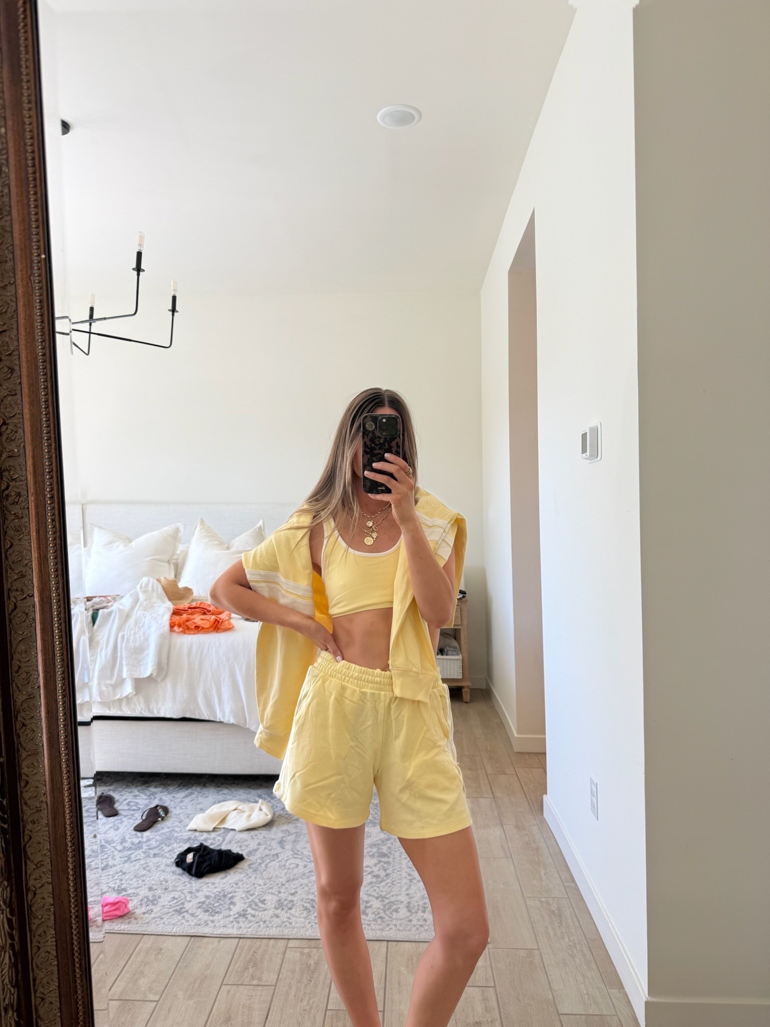 Yellow set 💛

#LTKootd #LTKTravel #LTKgrwm