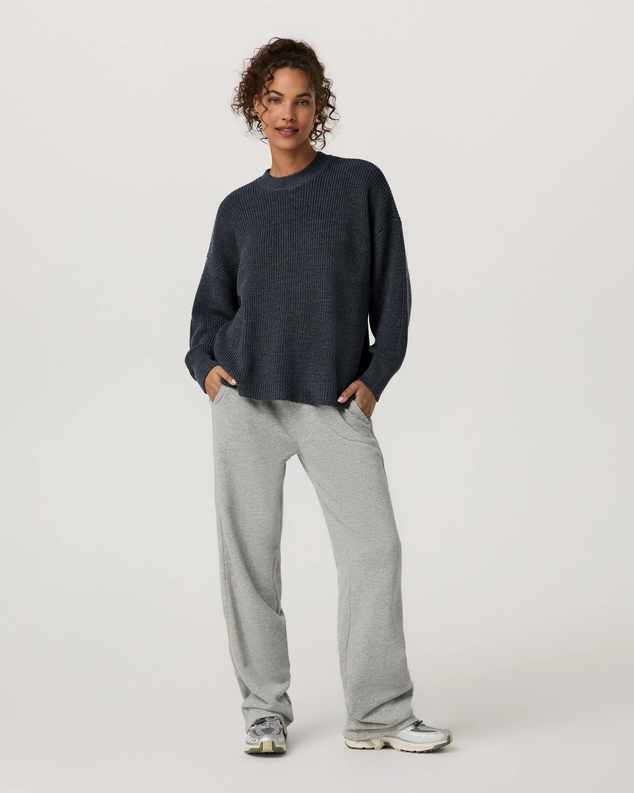 Alps Classic Crew Sweater | Women's Charcoal Crewneck | Vuori | Vuori Clothing (US & Canada)