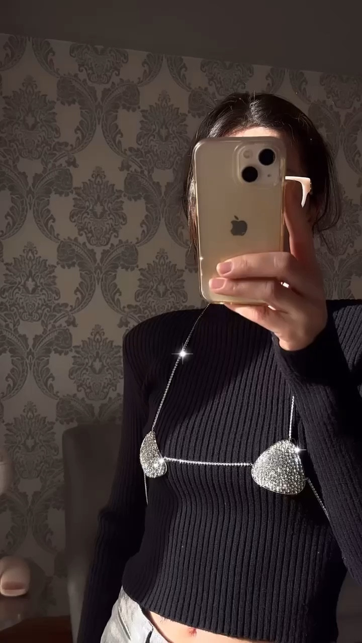 The unforgettable party look

Party look
Mango accessories 

#LTKparties #LTKVideo #LTKstyletip