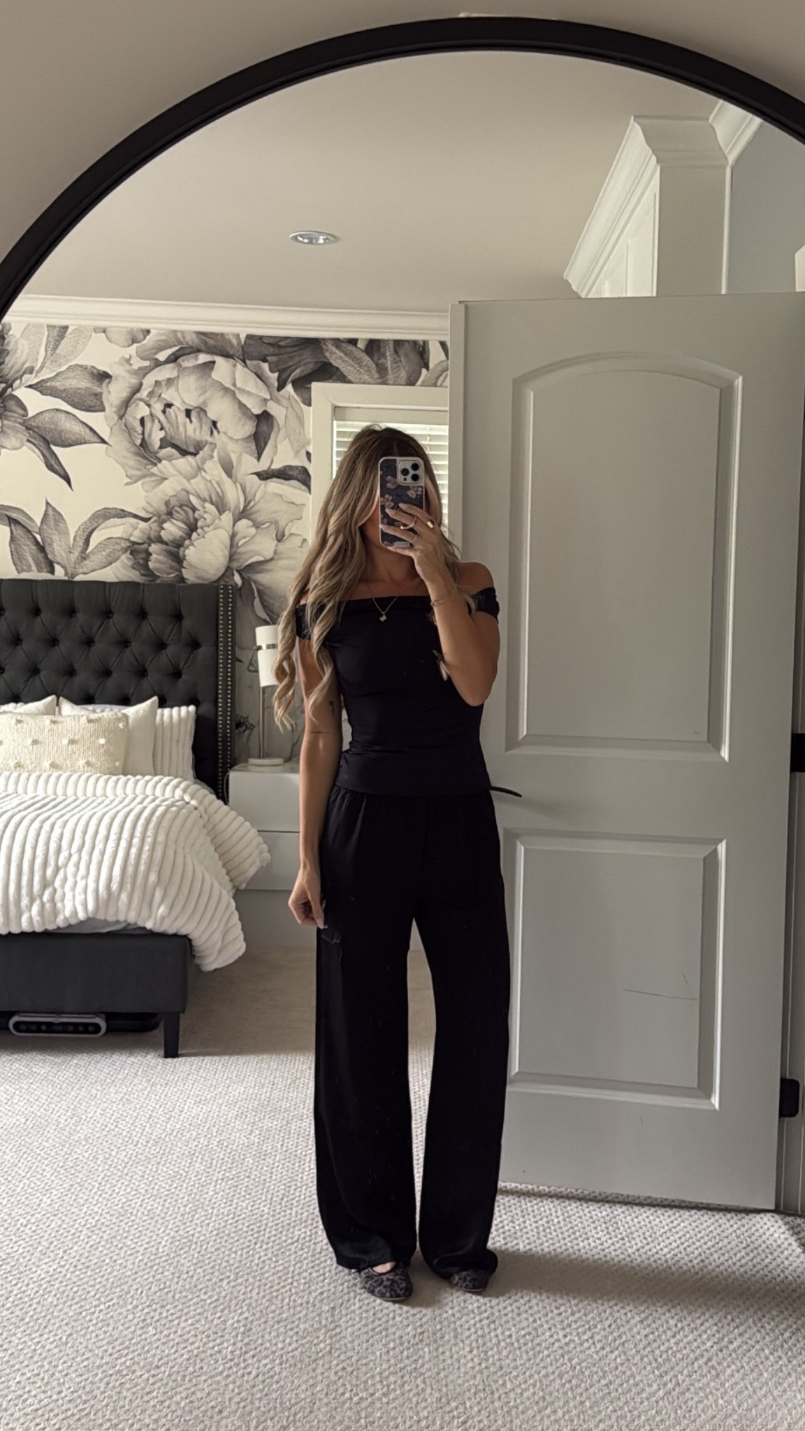 Satin pants are a must for the holiday season ✨ 

#LTKParties #LTKFindsUnder100 #LTKStyleTip