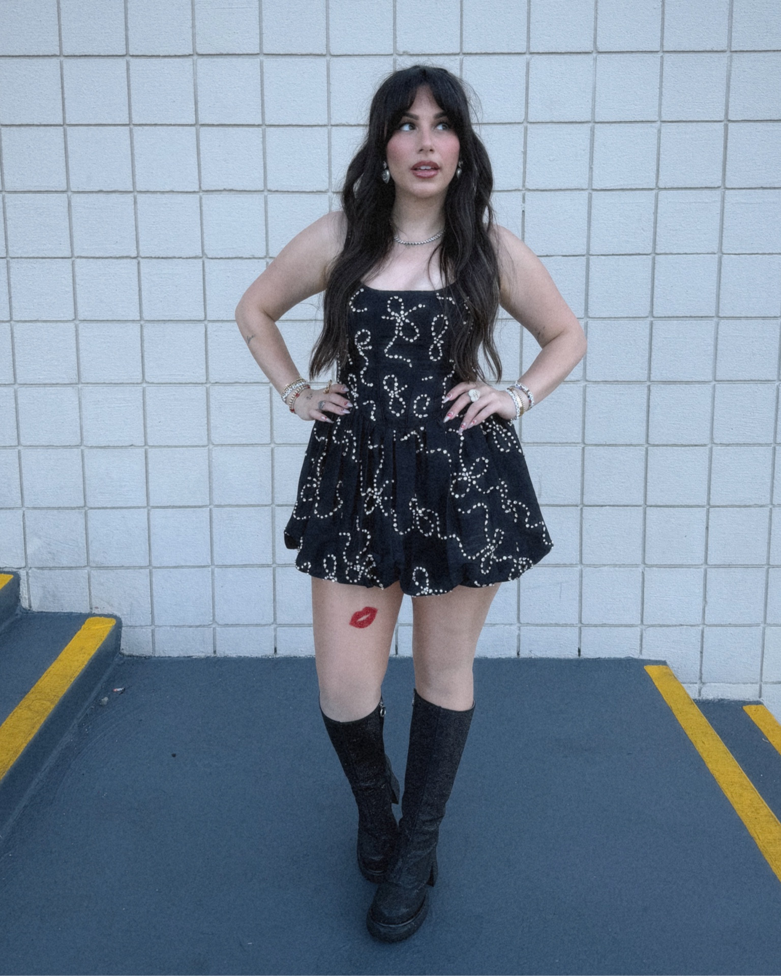 short n’ sweet tour outfit 🖤

#LTKHoliday #LTKSeasonal #LTKParties