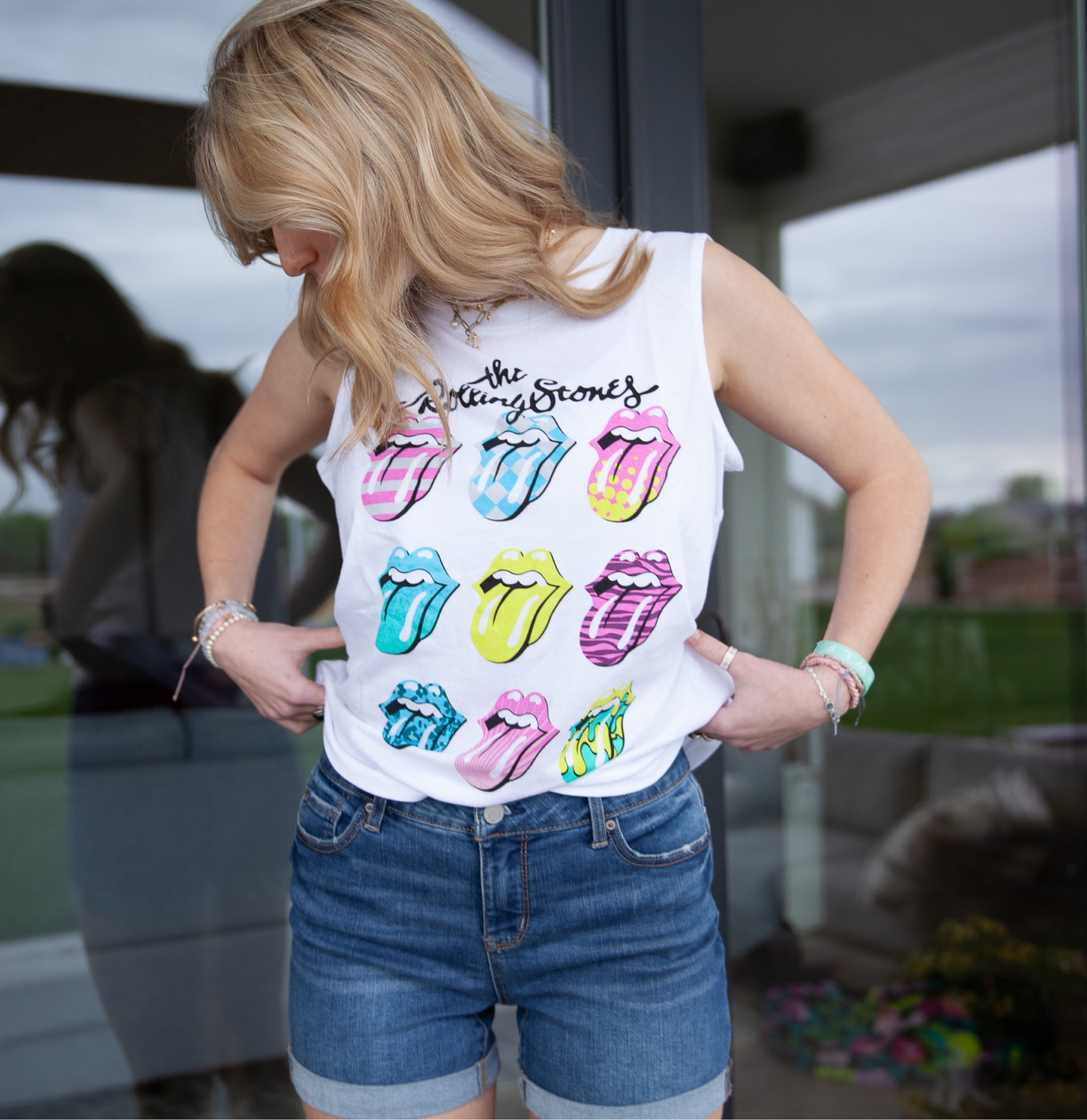 Casual summer staples are my jam! #ad Give me all the graphic tees and tanks paired with denim shorts! These under $10 band tanks are a fave!

#walmartfashion @walmart @walmartfashion #under$10