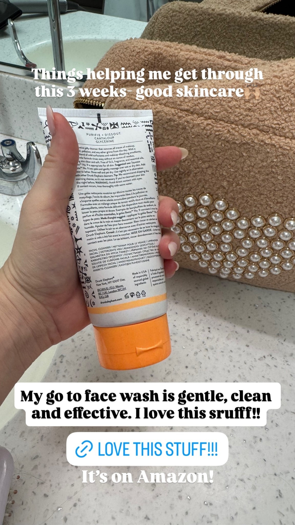 My go to face wash is gentle, clean and effective. I love this srufff!! It’s on Amazon! @drunkelephant  Things helping me get through this 3 weeks- good skincare🙌🏼