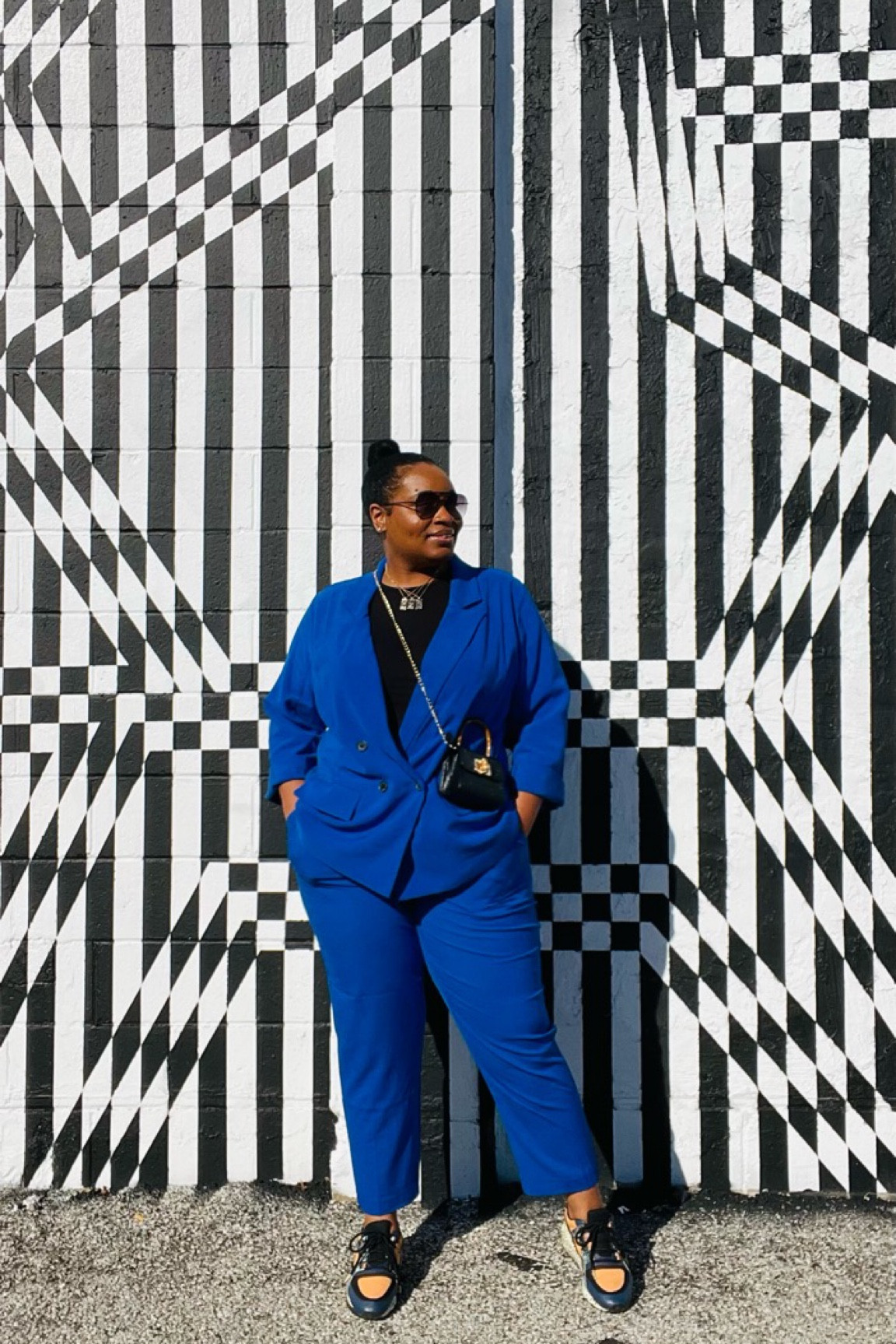 #womensuits #falloutfit #workwear #minibag #sneakers #workoutfit

The bold but modest color of this suit with the multi pattern sneakers is…chef’s kiss 💋 

#LTKworkwear #LTKcurves #LTKstyletip