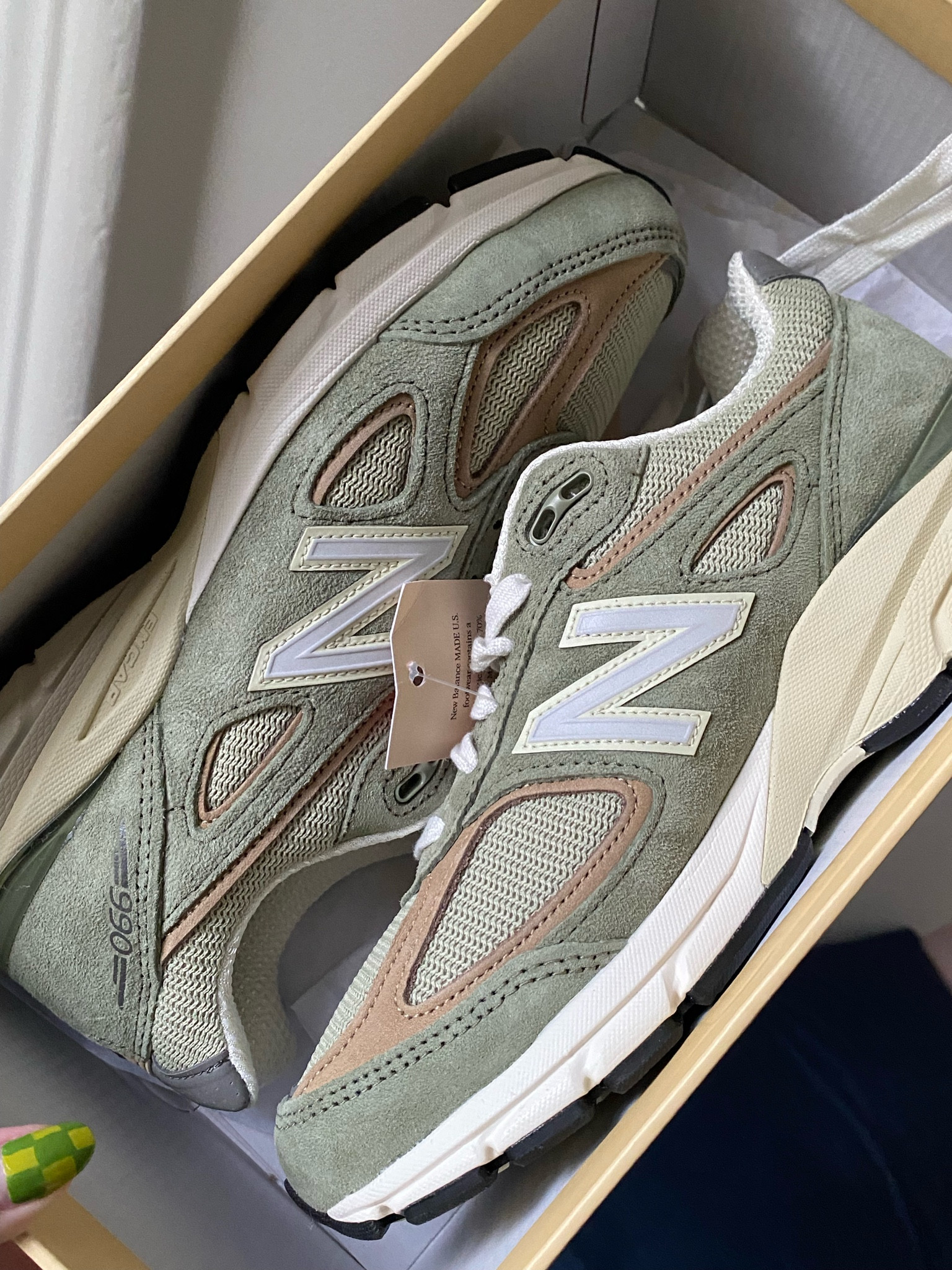New Balance 990s in green 💚 links for Canada and US