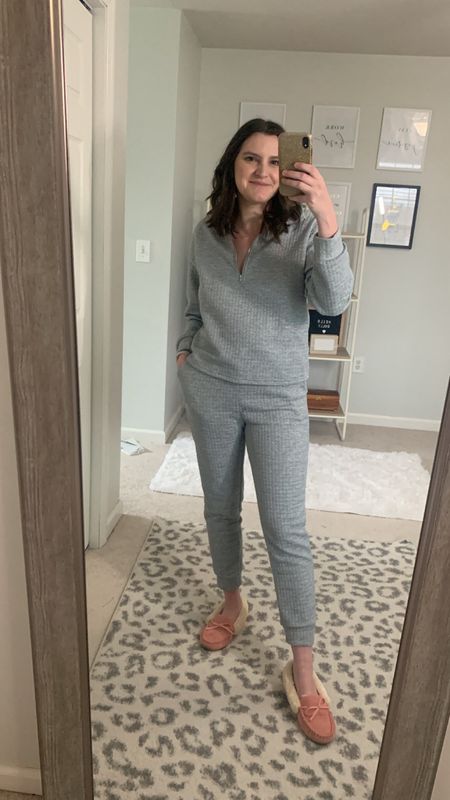 Cute matching lounge set from shein! I got this to wear to London!
Airport outfit, travel outfit, travel matching set

#LTKtravel #LTKfindsunder50 #LTKstyletip