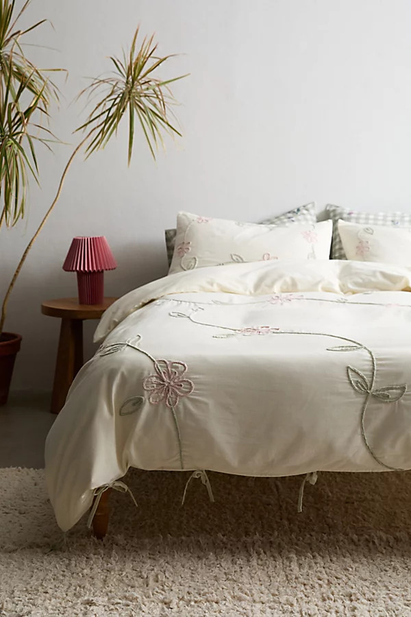Falling Vines Floral Duvet Cover | Urban Outfitters (US and RoW)