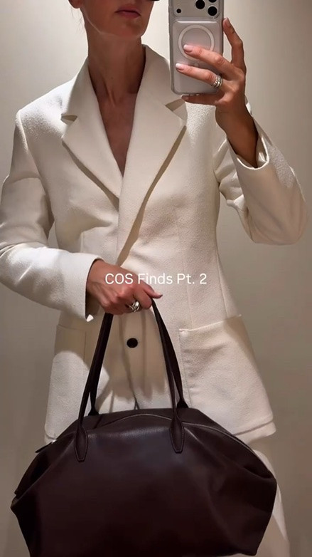 The COS edit you didn’t know you needed 

The perfect white blazer, the dream bag, and an effortless summer set I’m wearing on repeat 🫶🏻