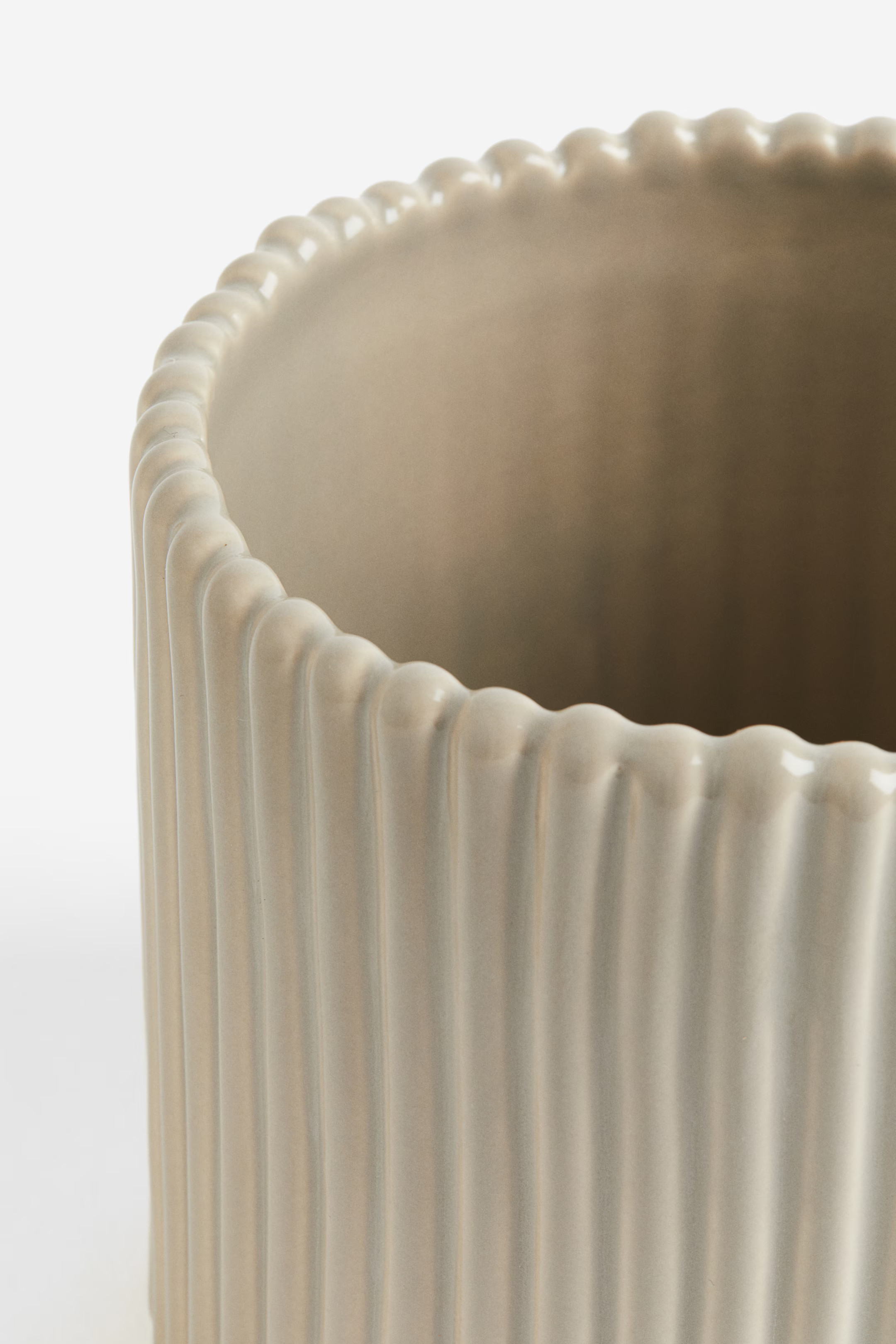 Stoneware plant pot | H&M (UK, MY, IN, SG, PH, TW, HK)