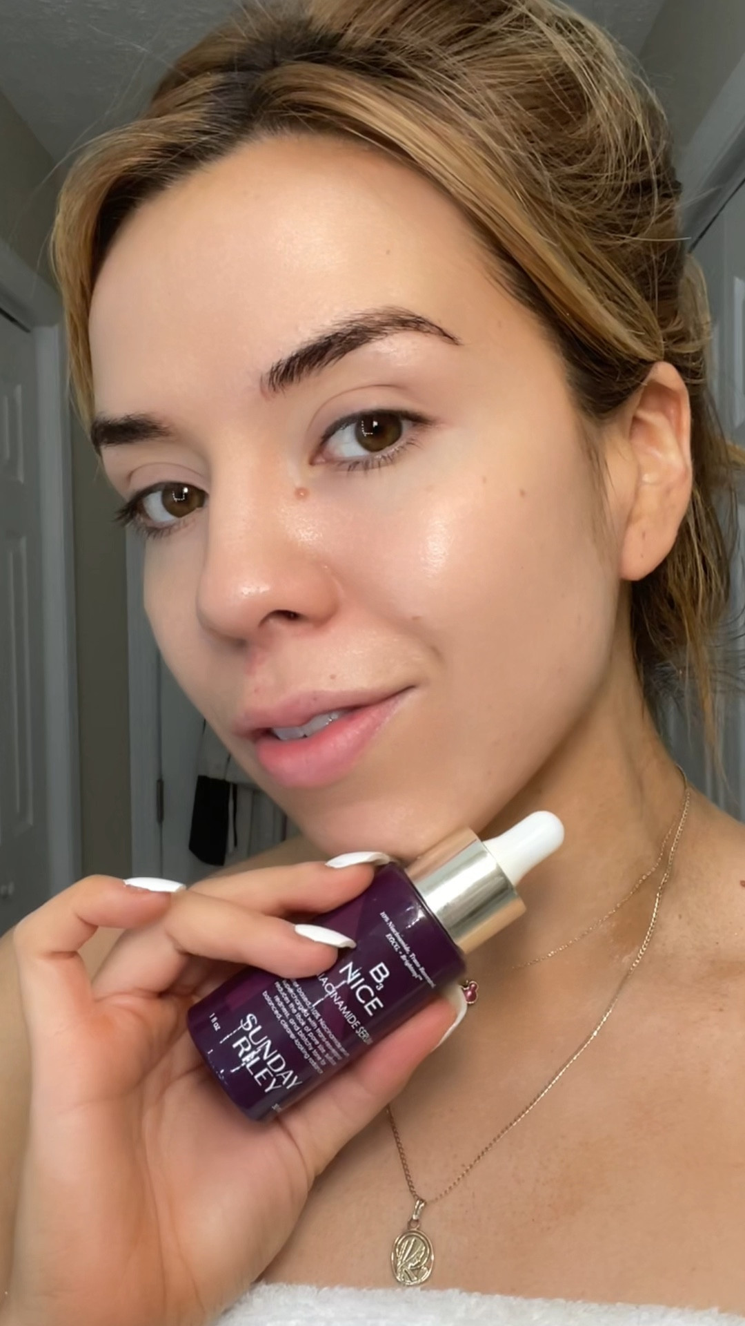 Obsessed with all Sunday, Riley products, and so excited to try this new B3 niacinamide. I’ve seen such an improvement in two weeks. 🤍 #SkinCare #SundayRiley #Sephora #CleanBeauty #NordstromBeauty #Beauty 

#LTKbeauty