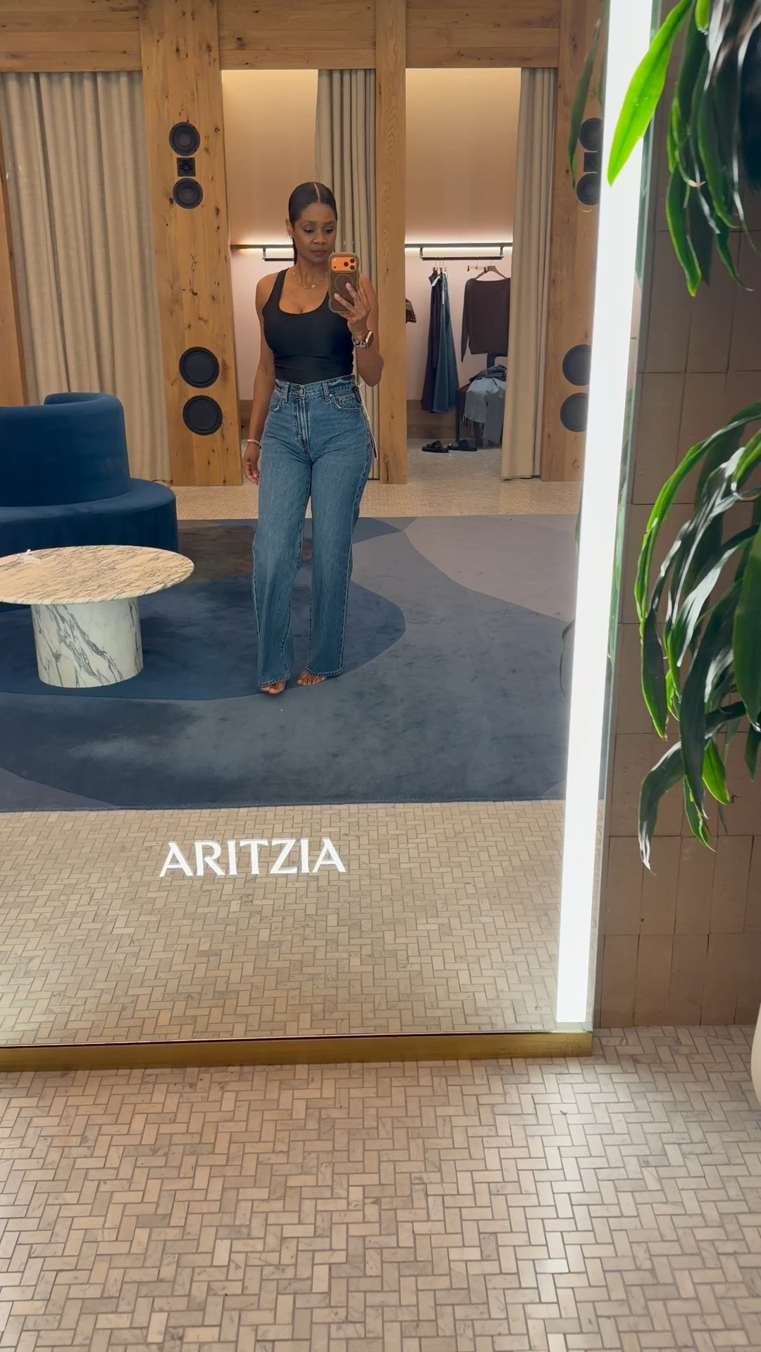 Tried on the Farrah High-Rise Wide-Leg Jeans at Aritzia and I’m kinda obsessed. The fit? Chef’s kiss. The waist? Snatched. The leg? Flowing.

Stepping outside the home content for a second because why not 🤍✨

Linked here if you’re into a flattering, elevated wide-leg moment.

#LTKSeasonal #LTKOver40